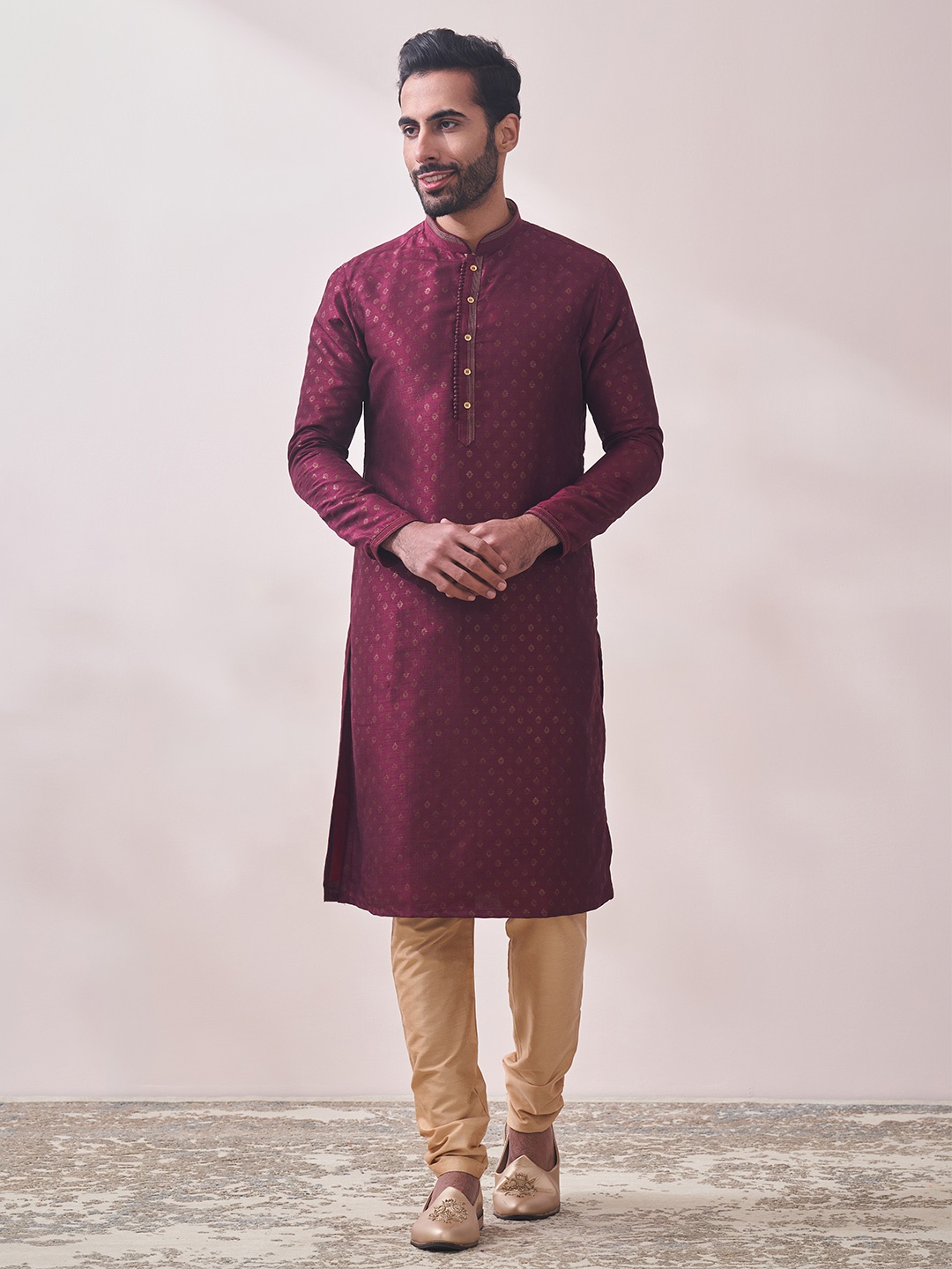 

Manyavar Men Ethnic Motifs Printed Kurta with Churidar, Maroon