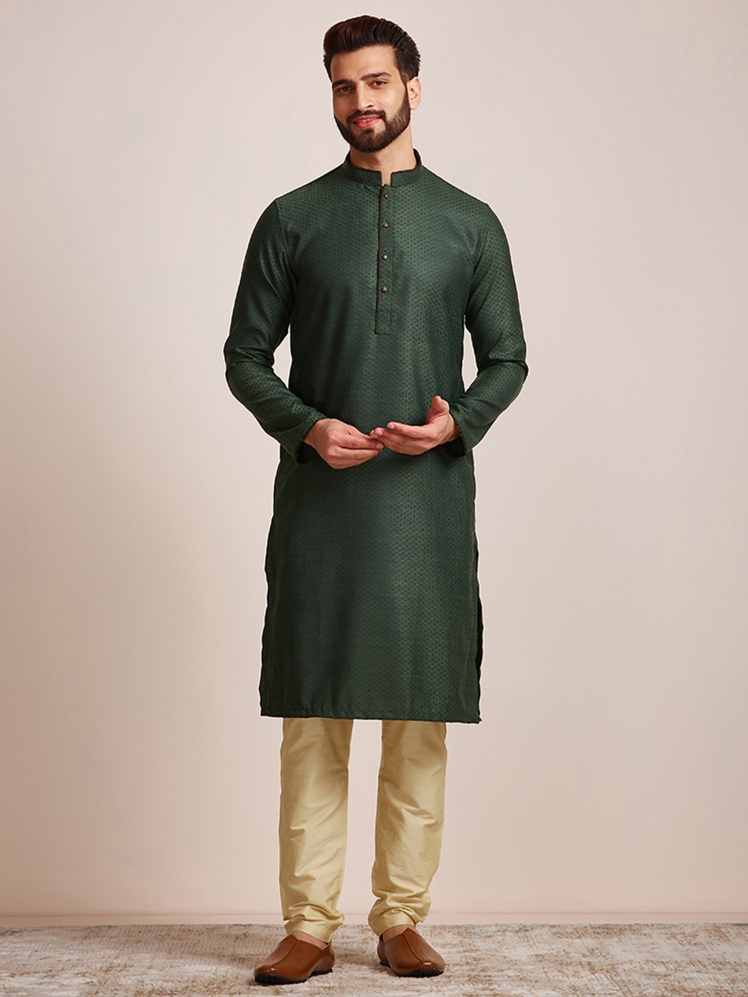 

Manyavar Men Kurta with Pyjamas, Green