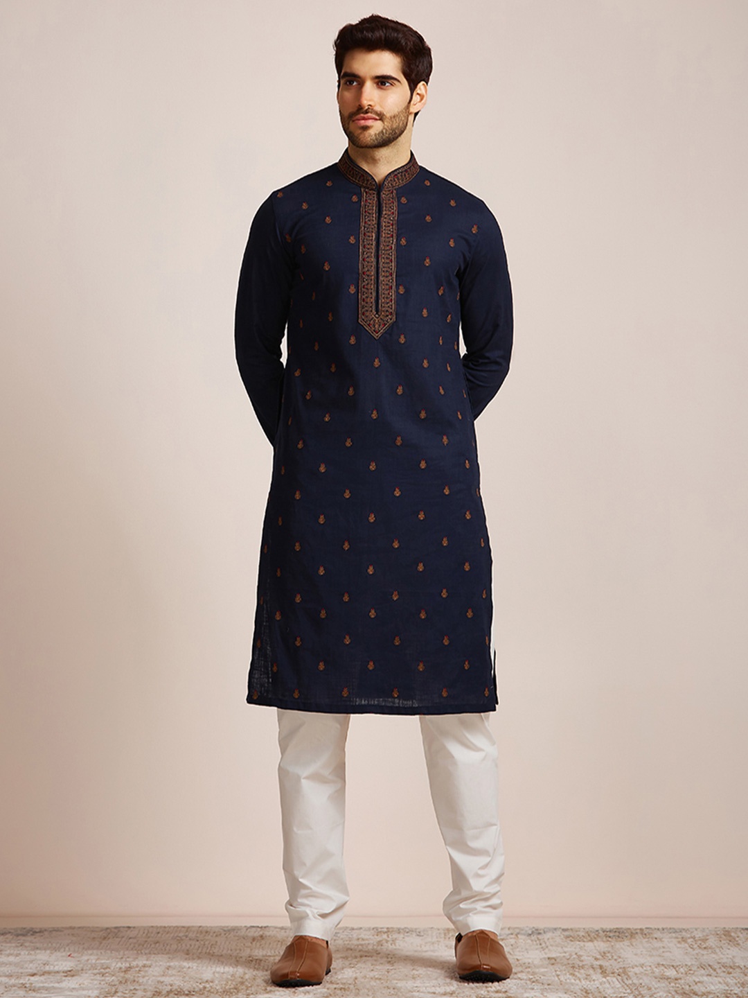 

Manyavar Men Ethnic Motifs Printed Pure Cotton Kurta with Pyjamas, Blue