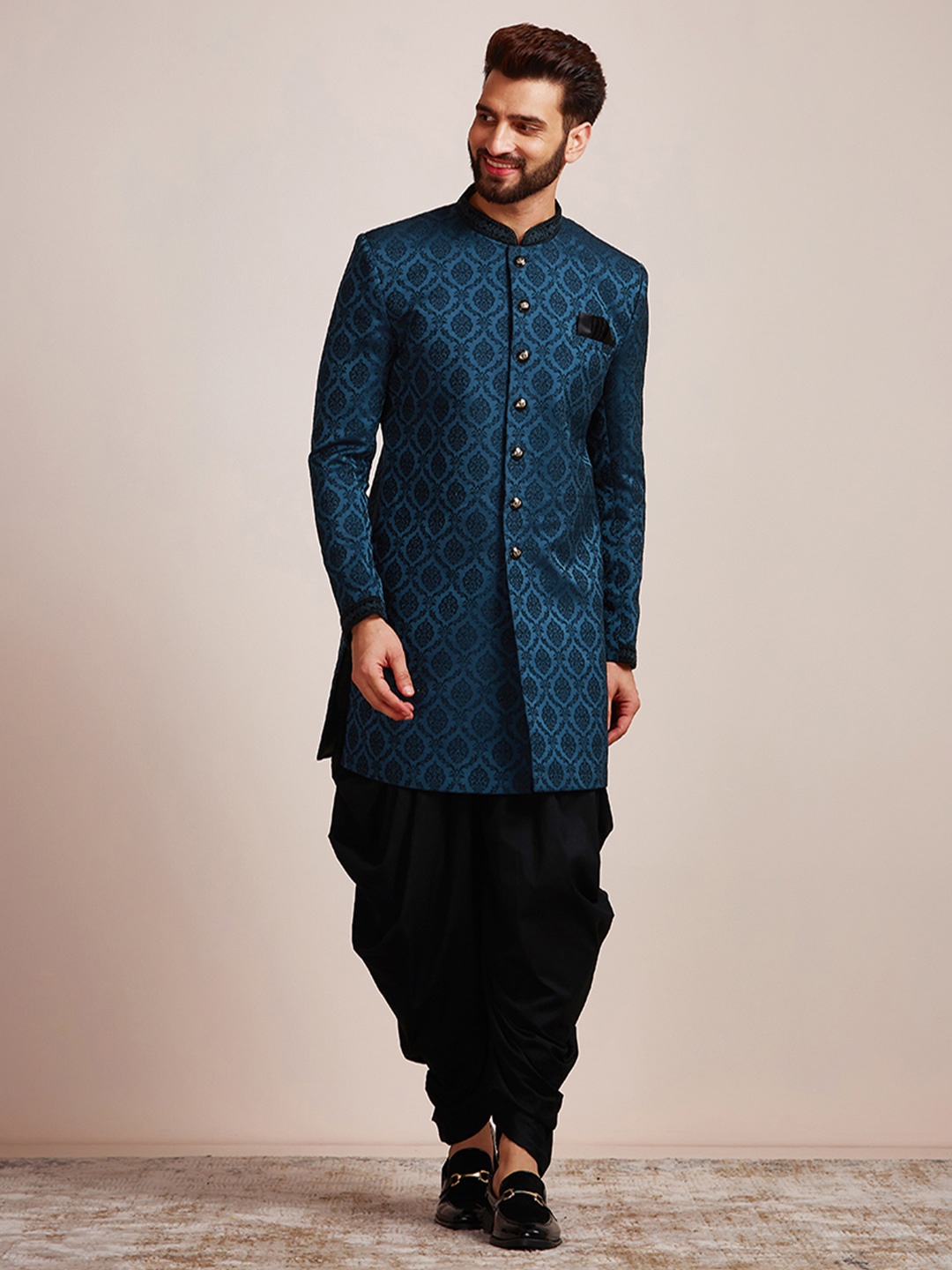 

Manyavar Men Brocade Full Sleeve Sherwani, Green