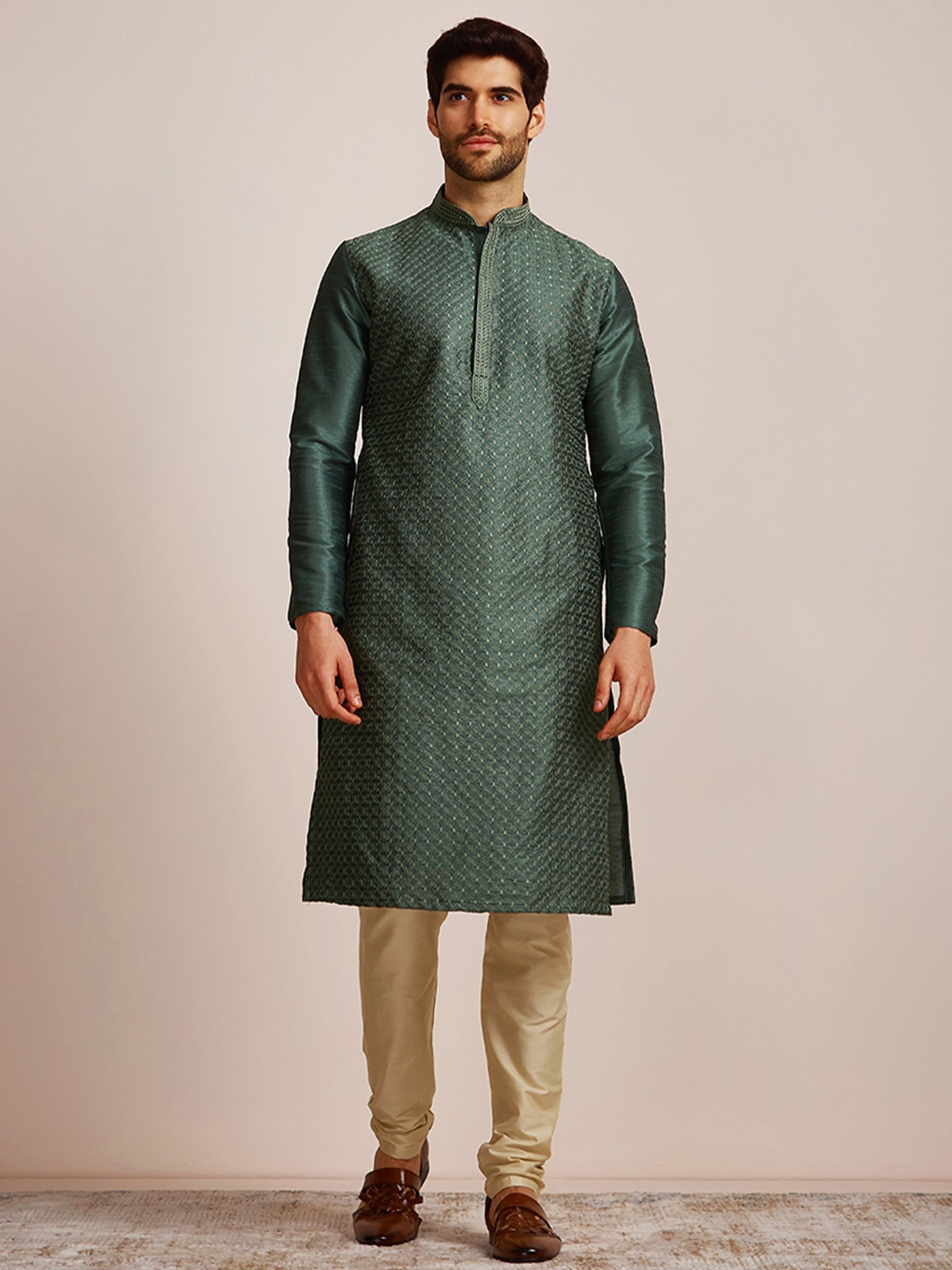 

Manyavar Men Floral Embroidered Thread Work Kurta with Churidar, Green