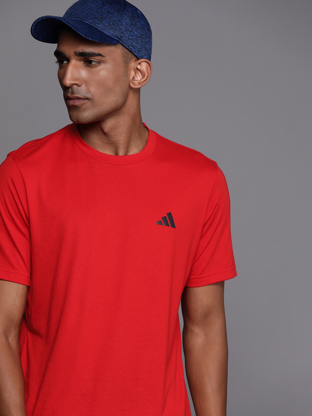 

ADIDAS Men TR-ES Comfort Aeroready T-shirt, Red