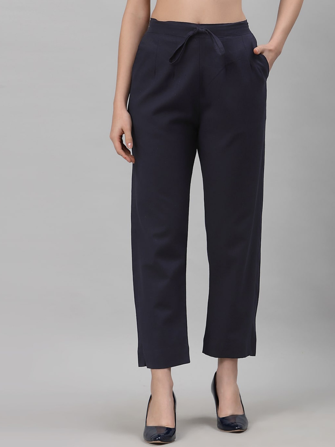 

NEUDIS Women Classic Mid-Rise Cotton Crop Cigarette Trousers, Navy blue