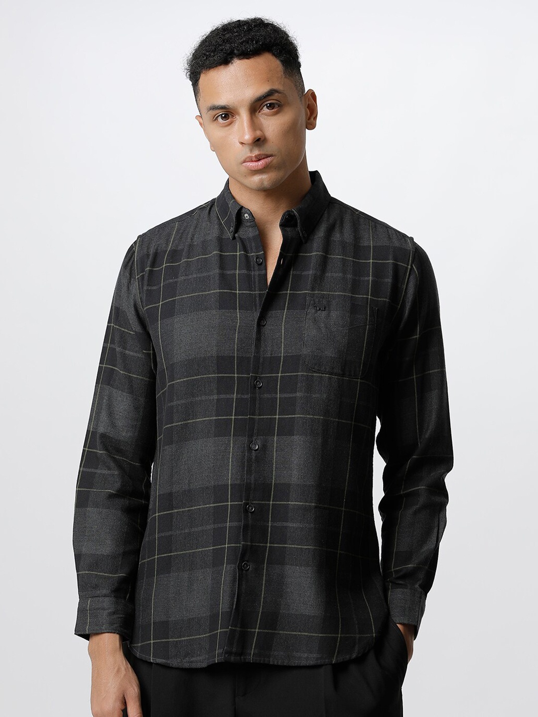

THE BEAR HOUSE Men Checked Casual Slim Fit Cotton Shirt, Black