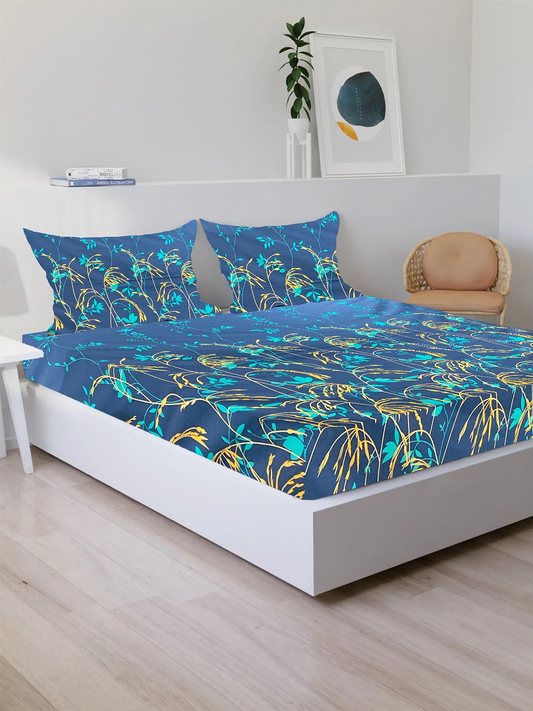 

Sleeping Owls- because your sleep matters Green & Lime Green Floral 210 TC King Bedsheet with 2 Pillow