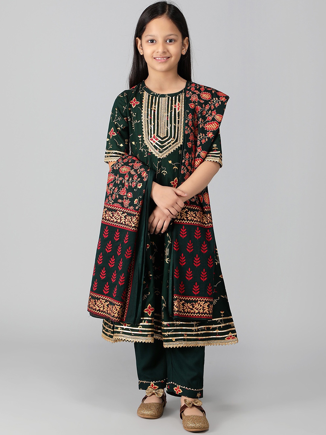 

misbis Girls Ethnic Motifs Printed Gotta Patti Kurta With Trousers & Dupatta, Green