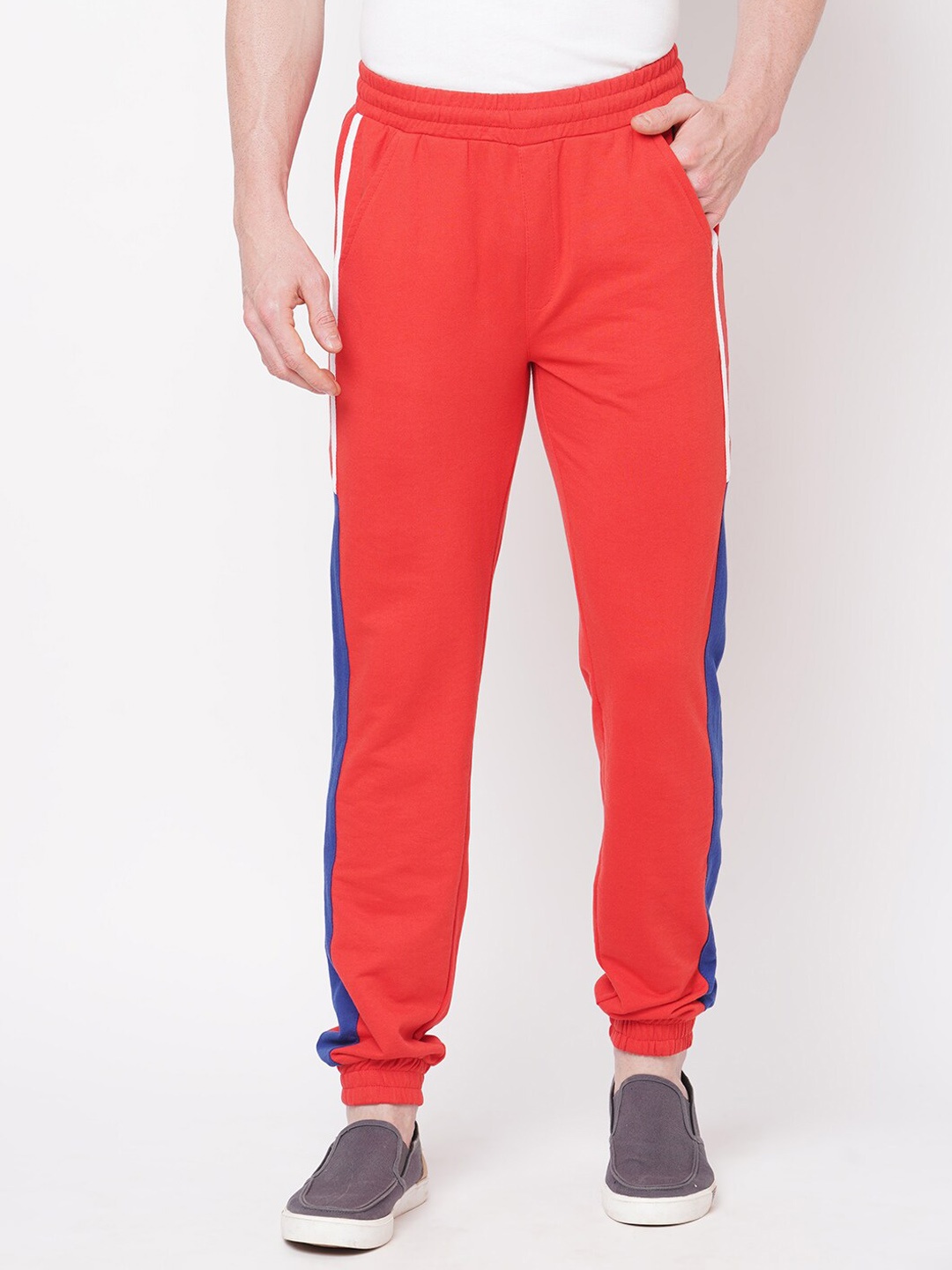 

FiTZ Men Slim-Fit Knitted Joggers, Red