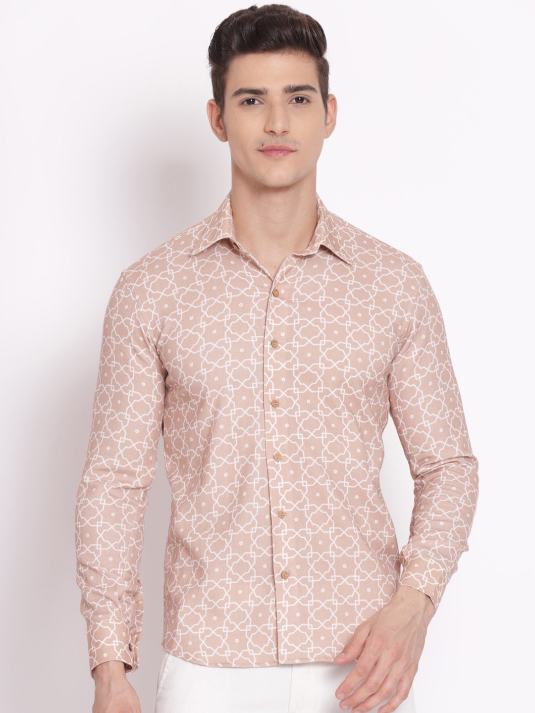 

Shurtz N Skurtz Men Straight Floral Printed Cotton Casual Shirt, Brown