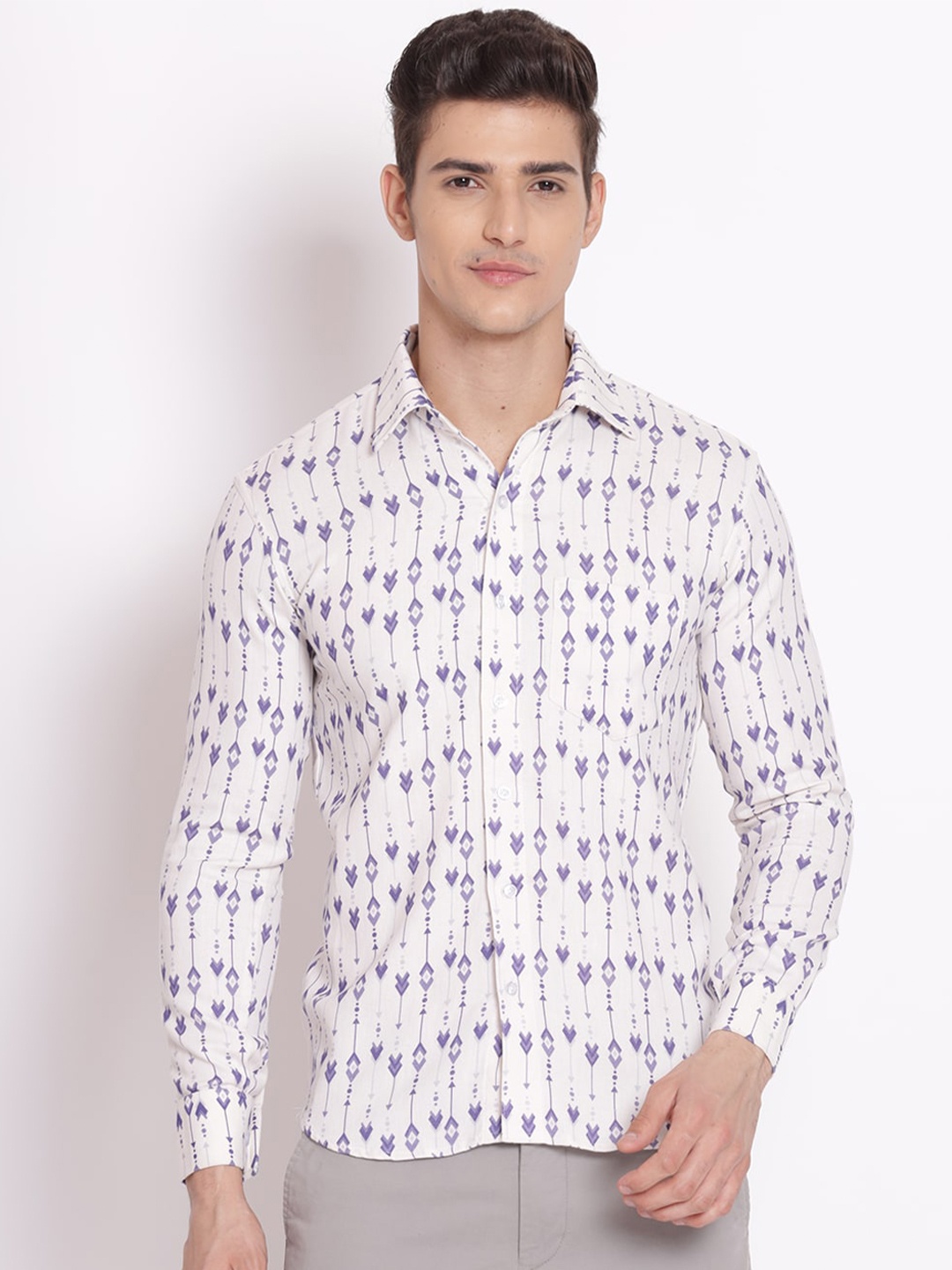

Shurtz N Skurtz Men Straight Printed Cotton Casual Shirt, White