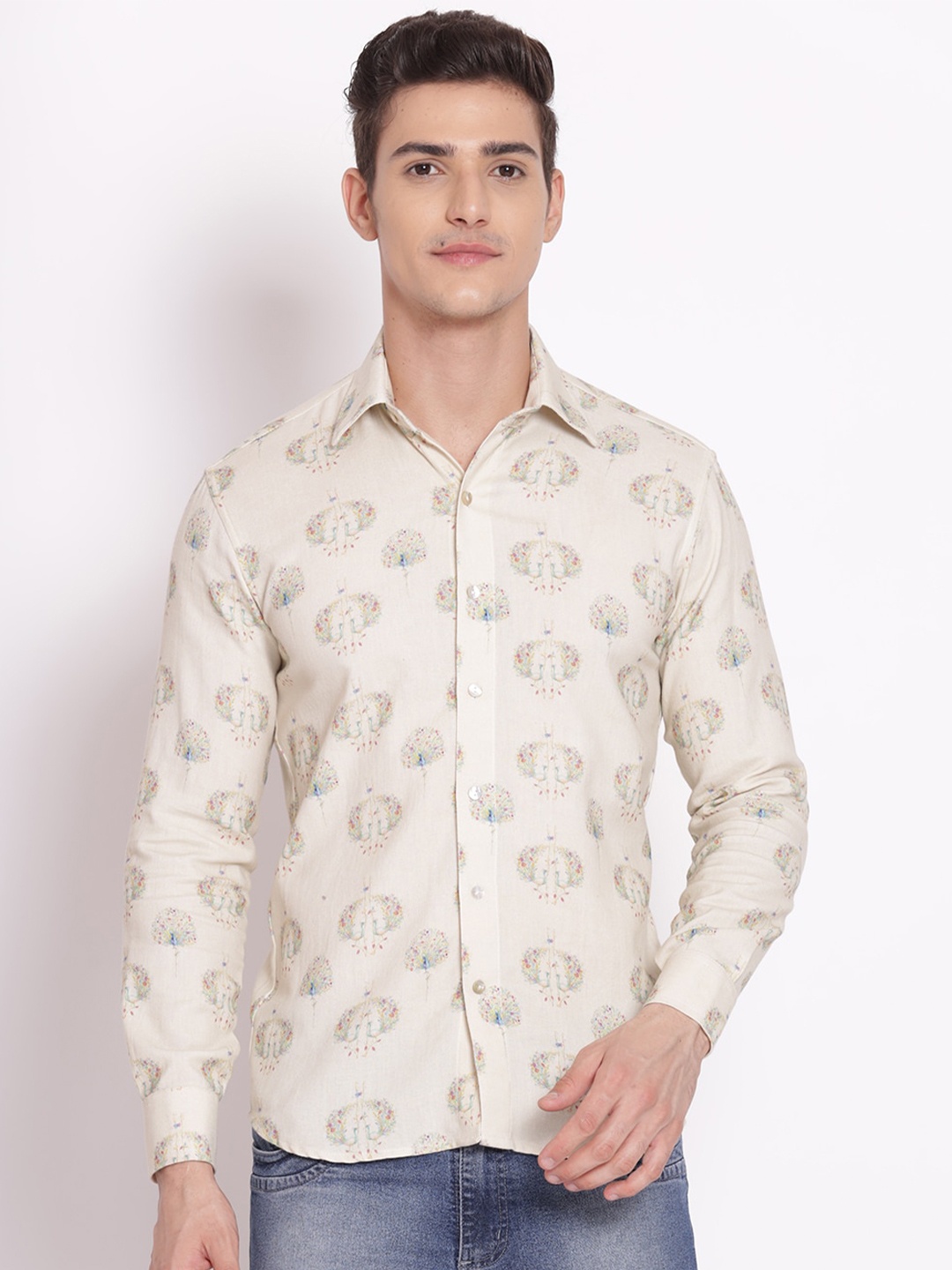 

Shurtz N Skurtz Men Straight Floral Printed Cotton Casual Shirt, Off white