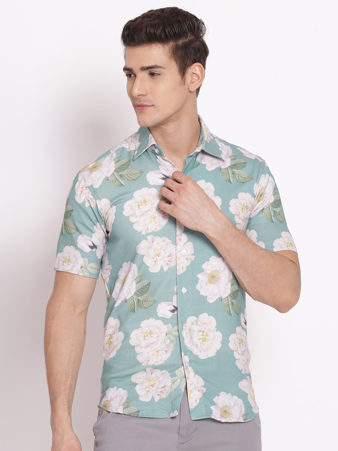 

Shurtz N Skurtz Men Straight Floral Printed Casual Cotton Shirt, Green