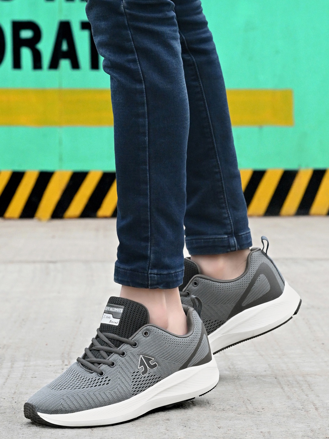 

OFF LIMITS Men Mesh Running Non-Marking Shoes, Grey