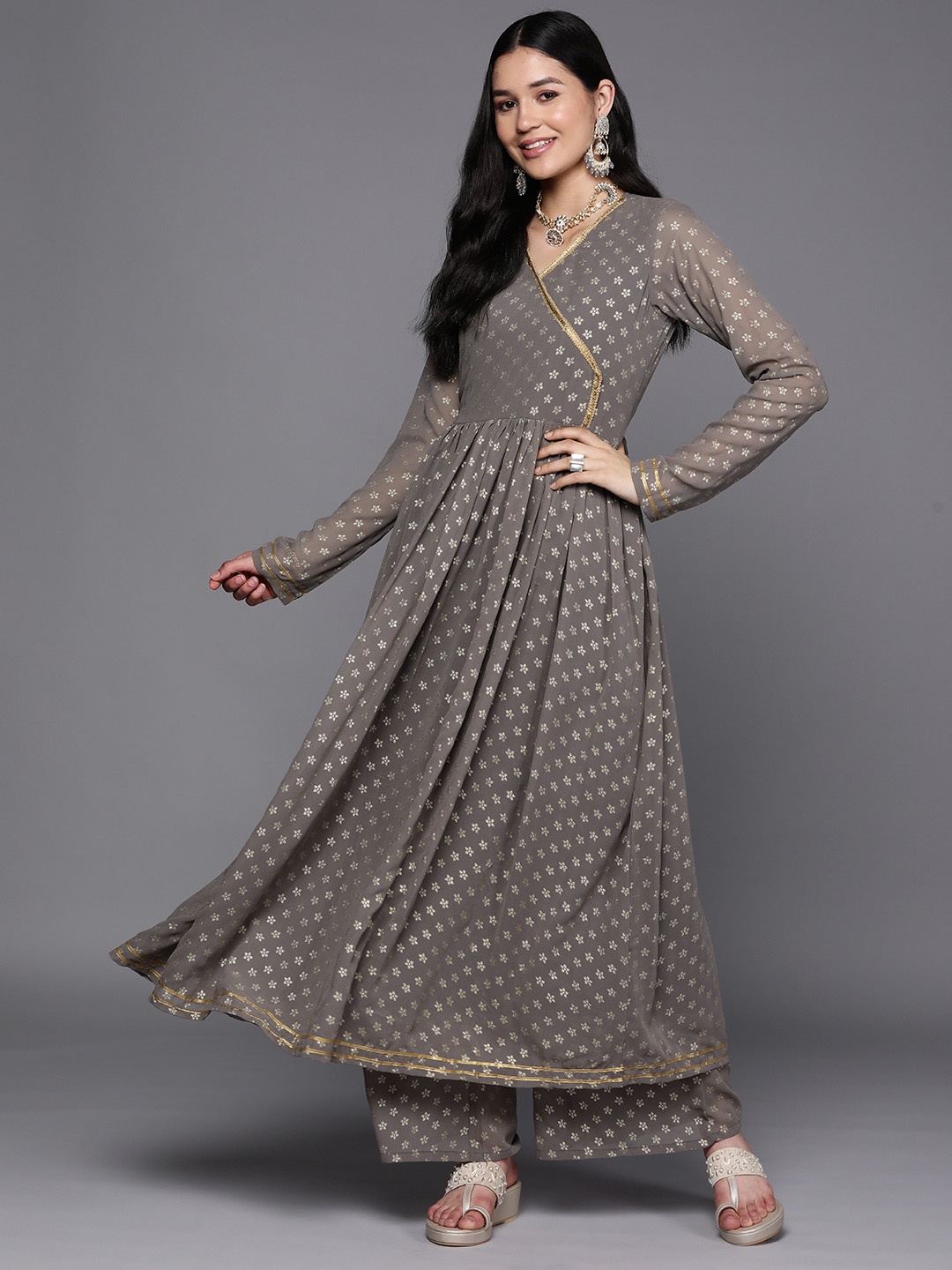 

Ahalyaa Women Grey Floral Printed Empire Kurta with Palazzos