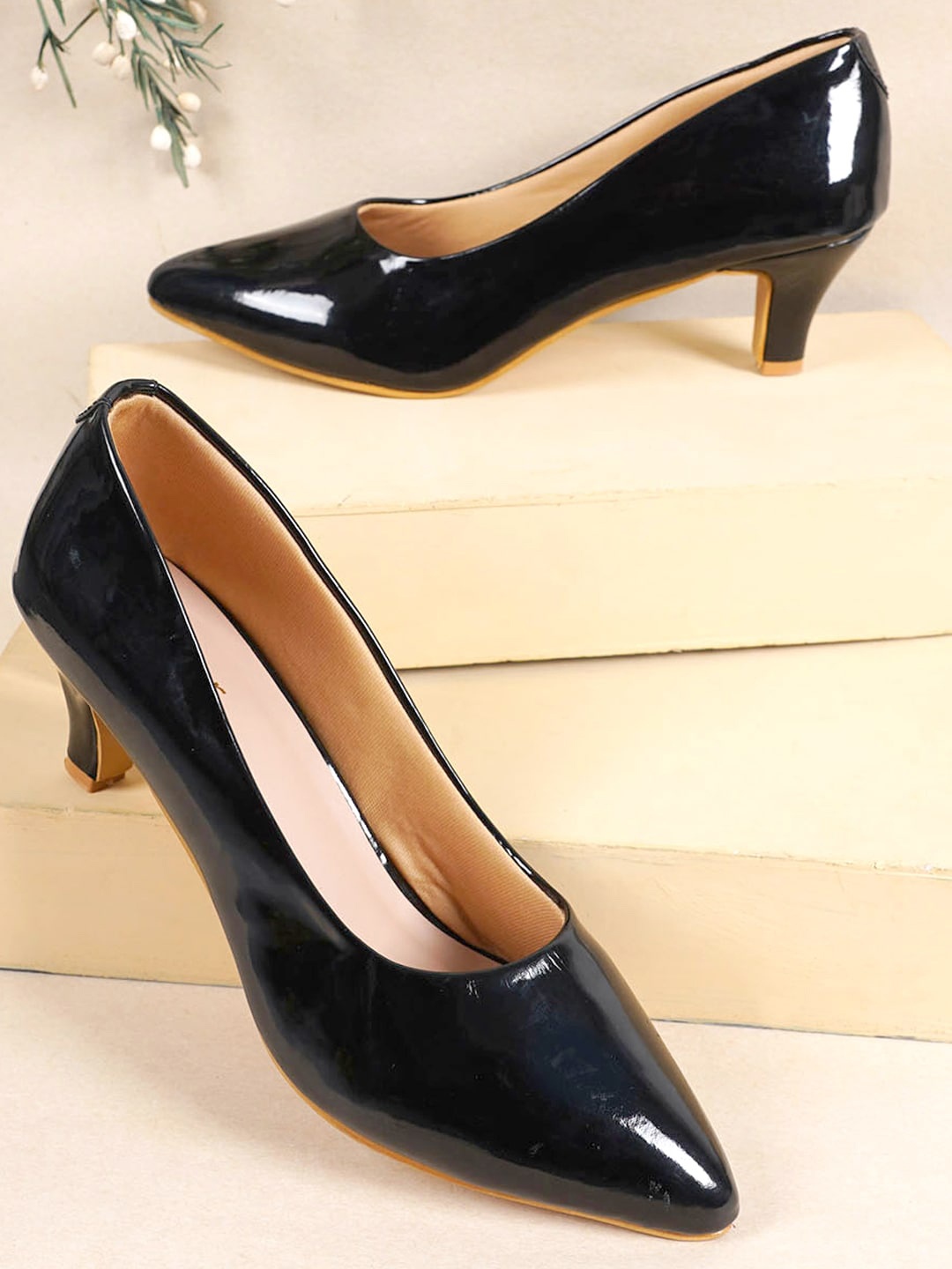 

Cogner Party Kitten Pumps, Black