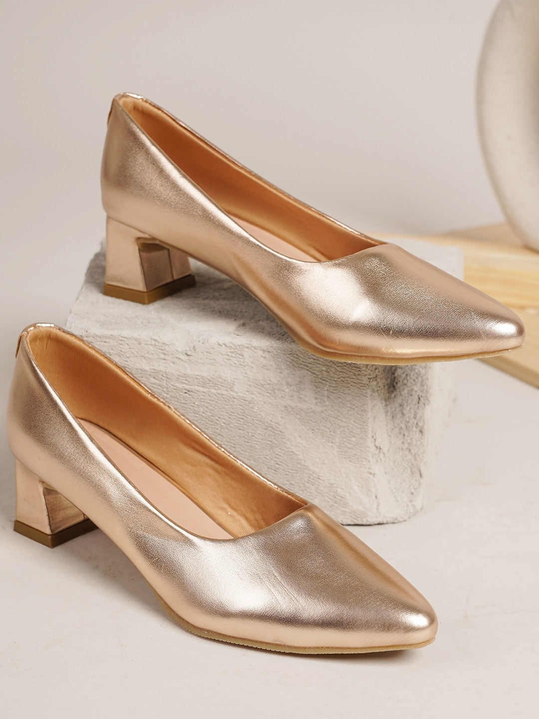 

Cogner Party Kitten Pumps, Copper