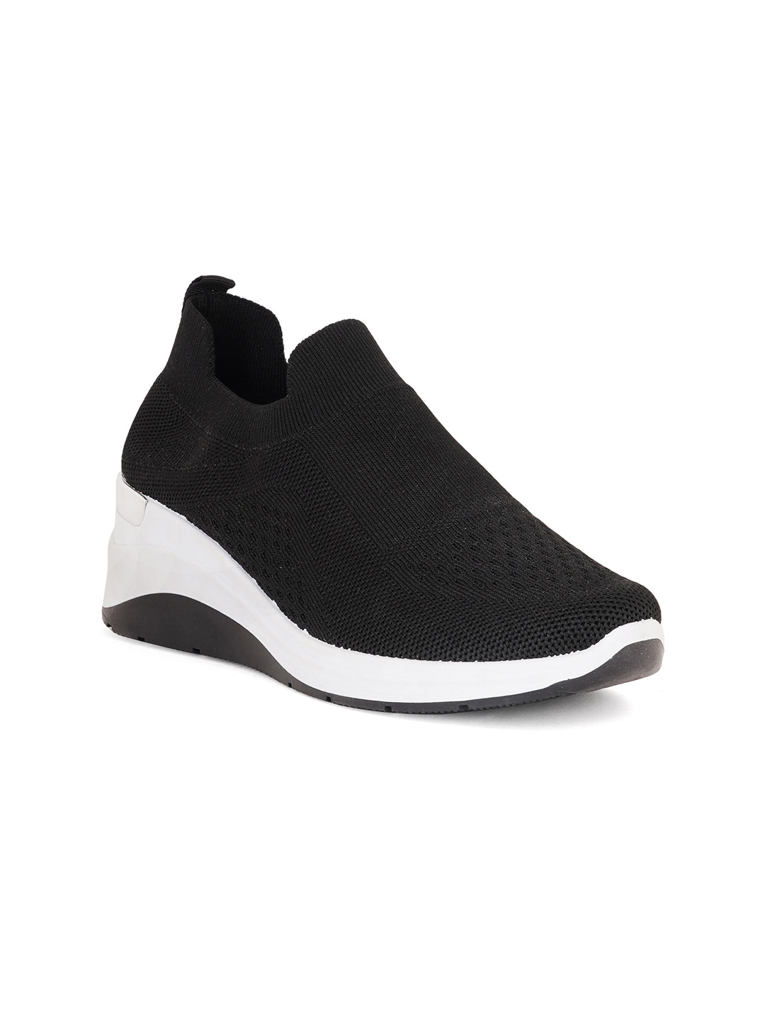 

Carlton London sports Women Woven Design Slip-On Sneakers, Black