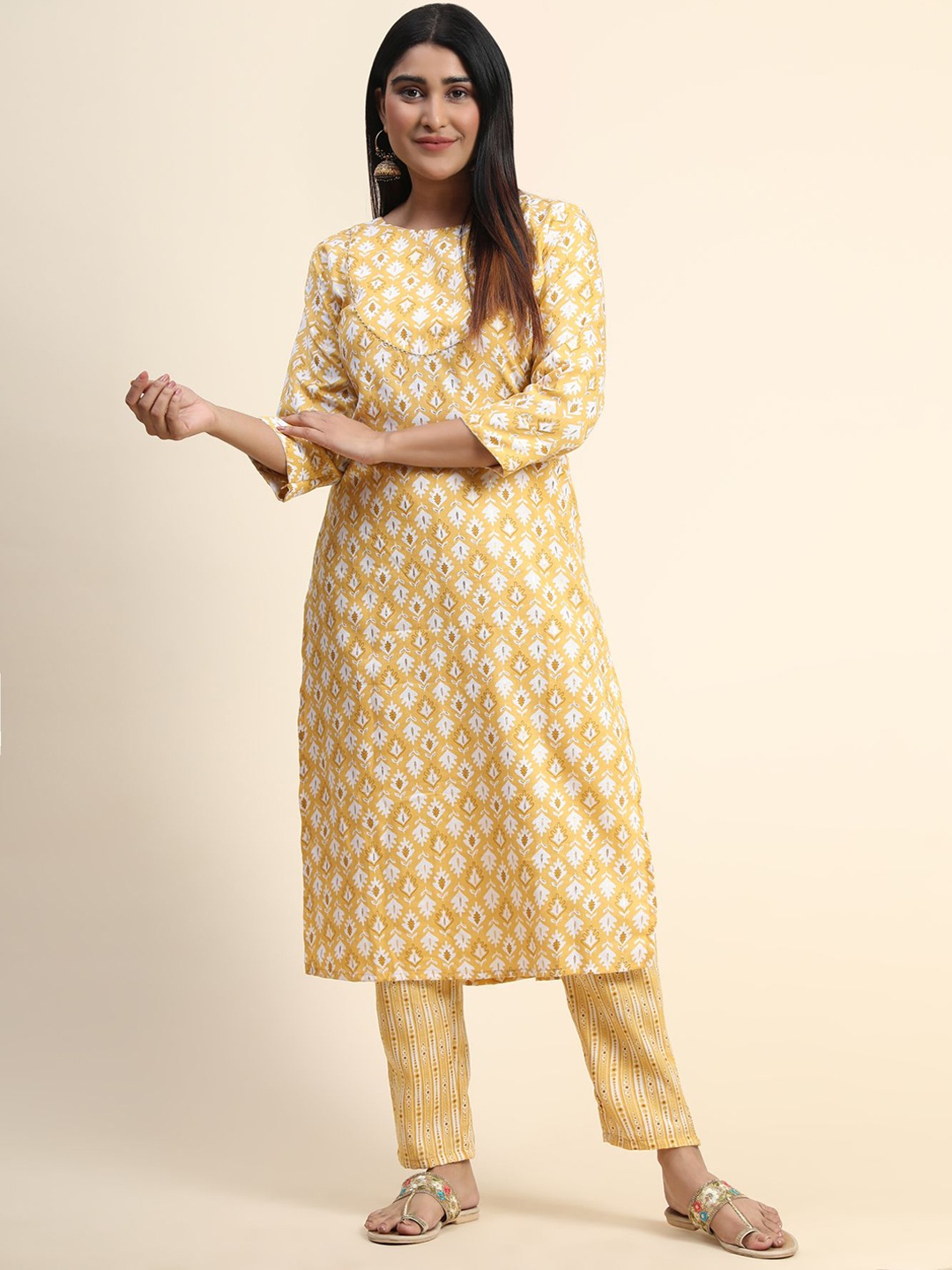 

KALINI Ethnic Motifs Printed Gotta Patti Kurta with Trousers, Yellow