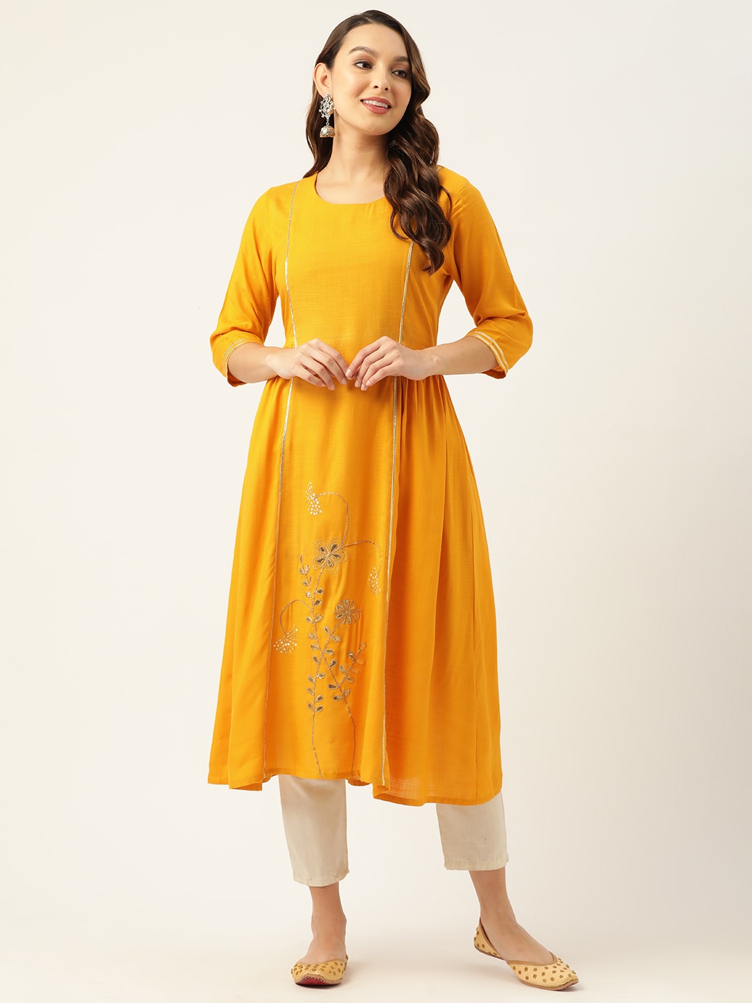 

ZIZO By Namrata Bajaj Women Floral Printed Gotta Patti Kurta, Yellow