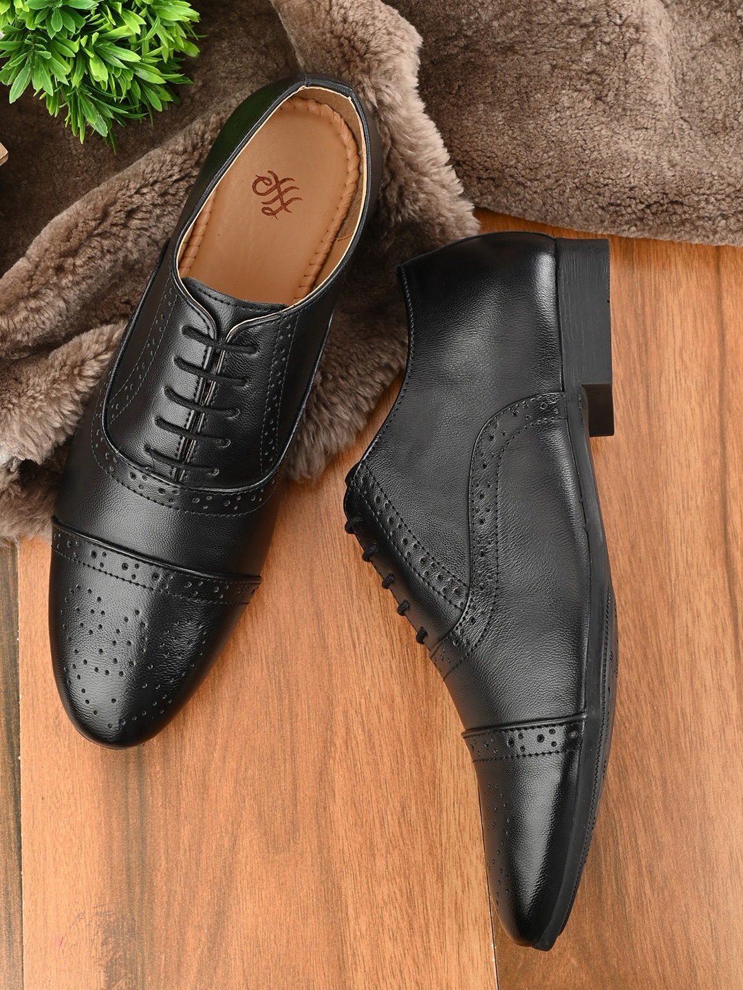 

House of Pataudi Men Lace-Ups Formal Brogues, Black