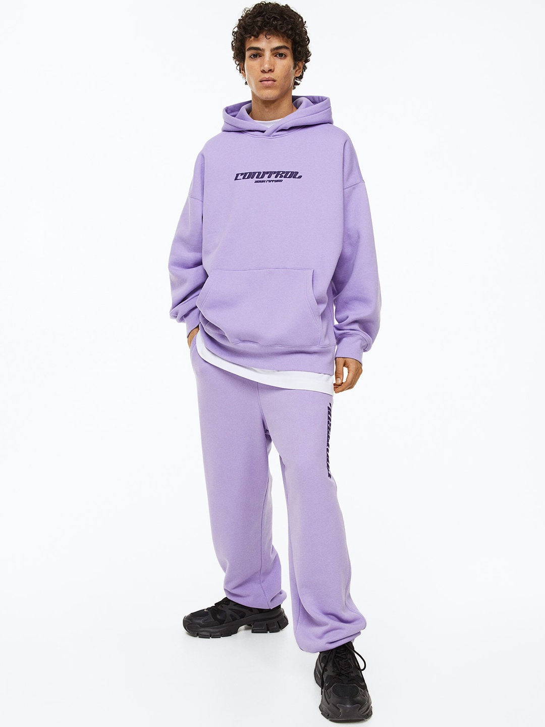 

H&M Men Loose Fit Sweatpants, Purple