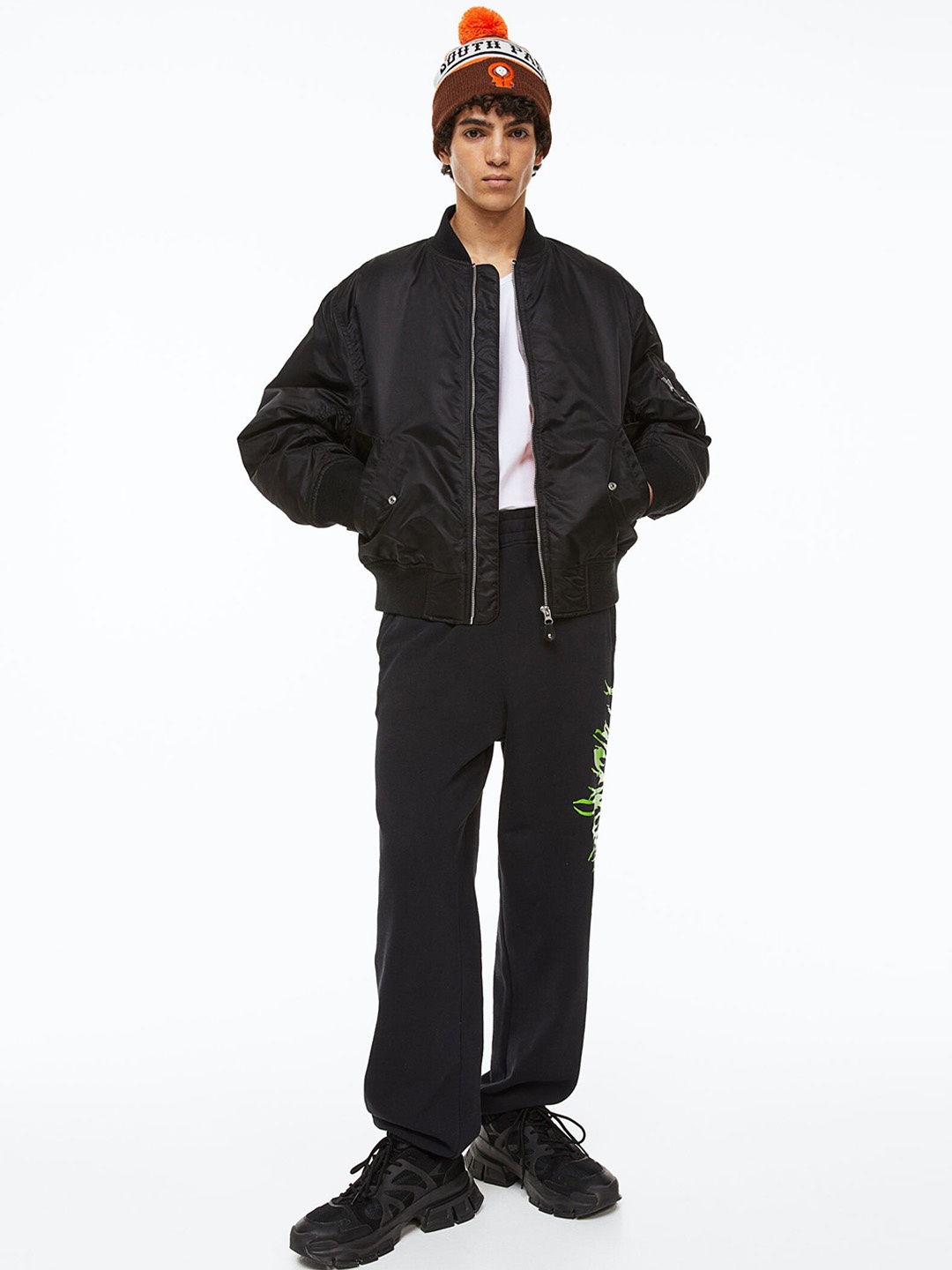 

H&M Men Loose Fit Sweatpants, Black