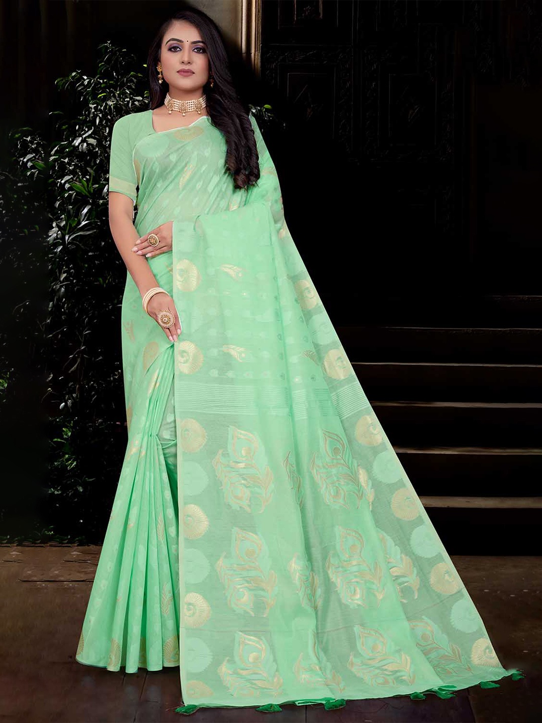 

KARAGIRI Woven Design Zari Cotton Saree, Green