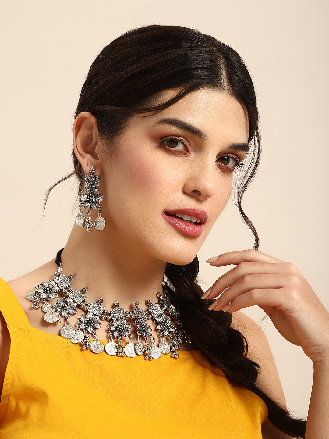 

Anouk Oxidised Floral Design Necklace & Earring Jewellery Set, Silver