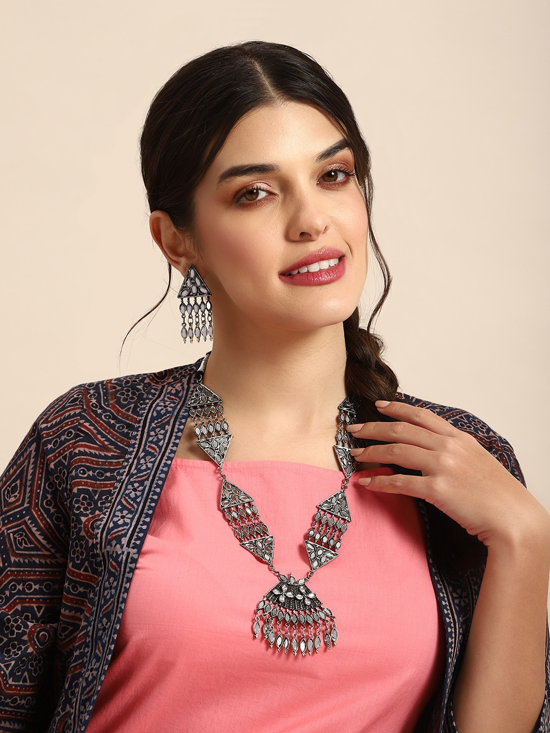 

Anouk Women Oxidised Kundan Studded Mirror-Work Necklace & Earrings Set, Silver