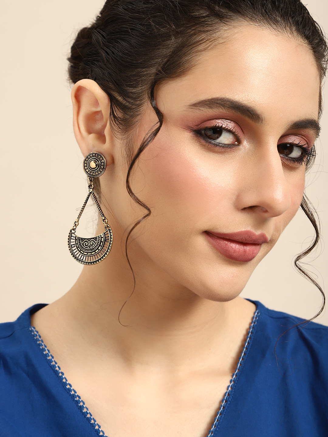 

Anouk Crescent Shaped Chandbalis, Gold