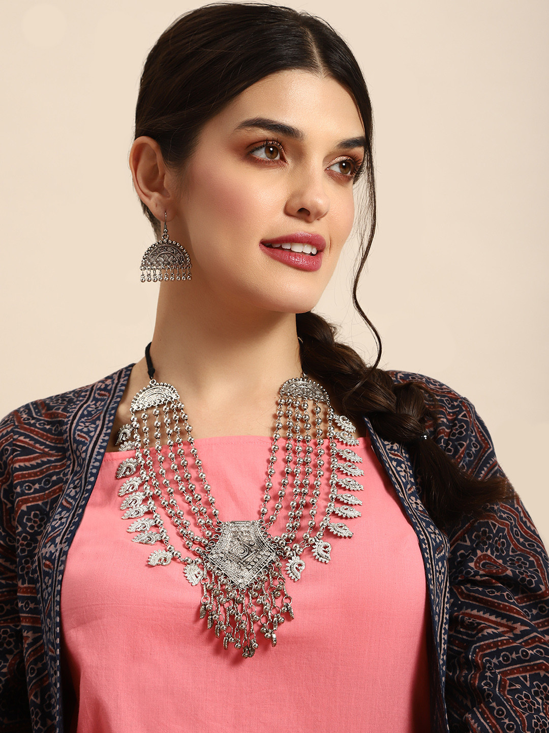 

Anouk Women Oxidised Jewellery Set, Silver