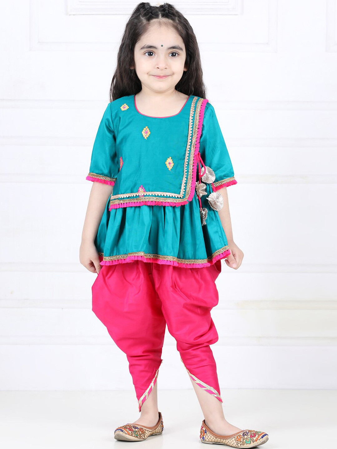 

Kinder Kids Girls Embroidered Angrakha Gotta Patti Pure Cotton Kurti with Dhoti Pants, Green