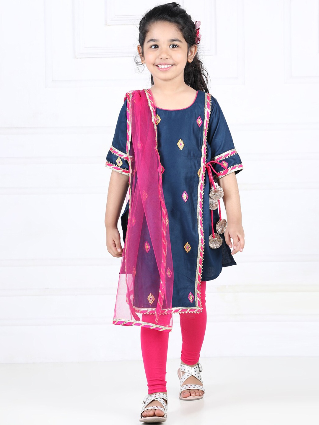 

Here&Now X Kinder Kids Girls Ethnic Motifs Embroidered Pure Cotton Kurti With Dupatta, Blue