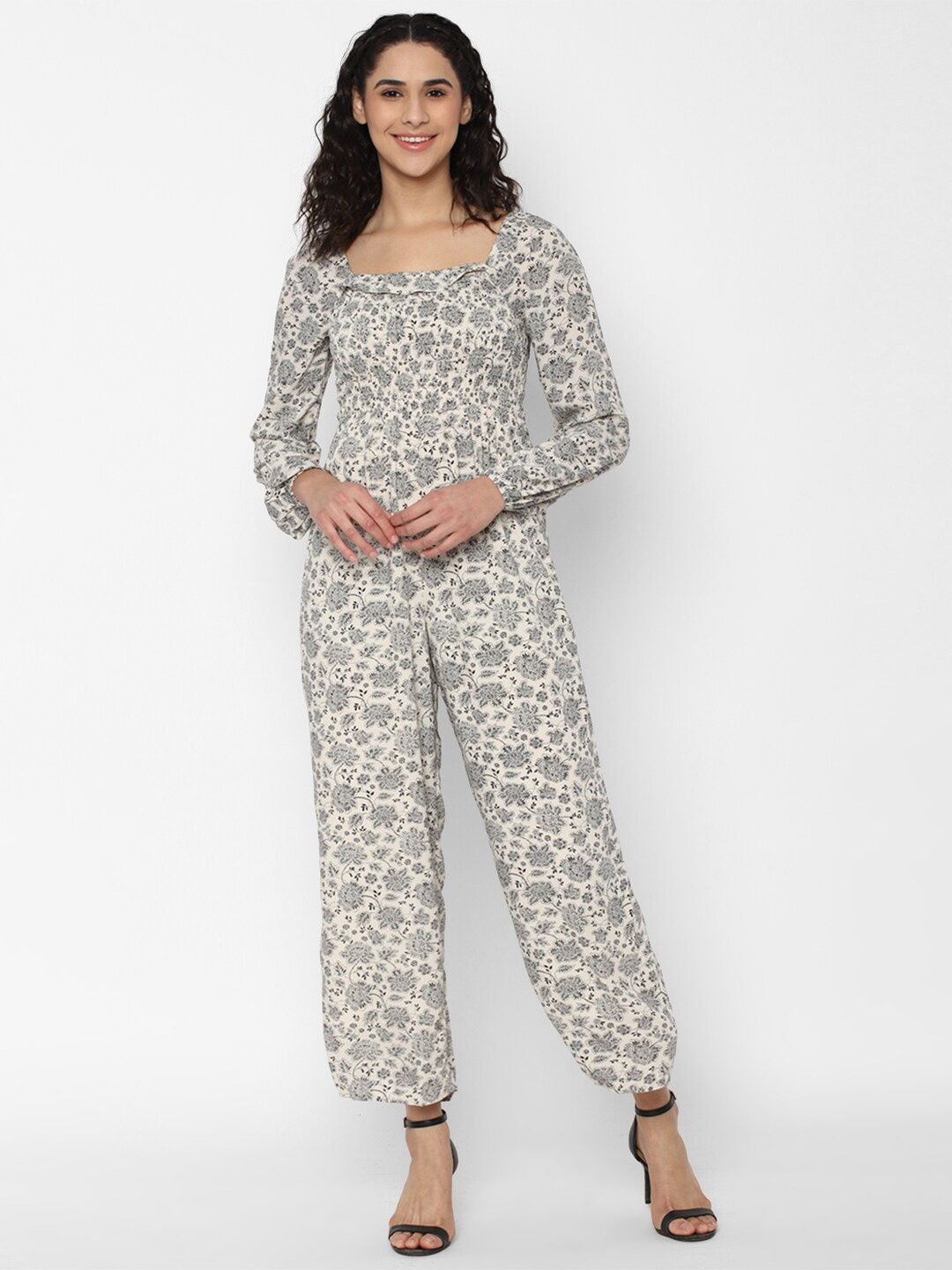 

AMERICAN EAGLE OUTFITTERS Floral Printed Square Neck Basic Jumpsuit, Off white