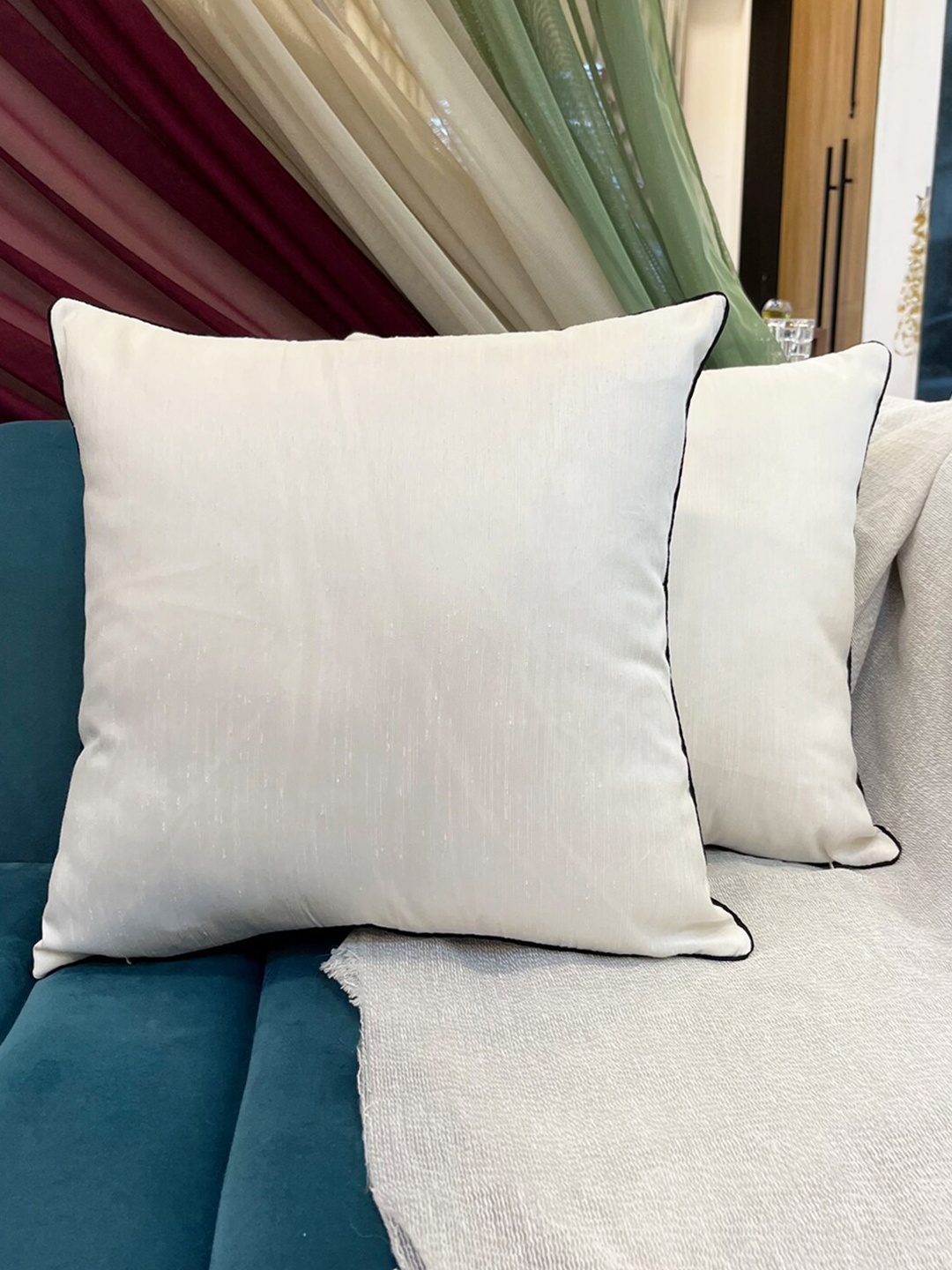 

Seevo Set of 2 White Cushion Cover