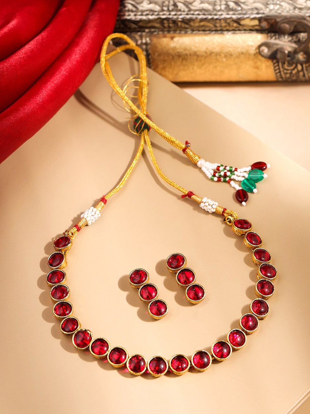 

Yellow Chimes Gold-Plated Artificial Stone-Studded Choker Jewellery Set, Maroon