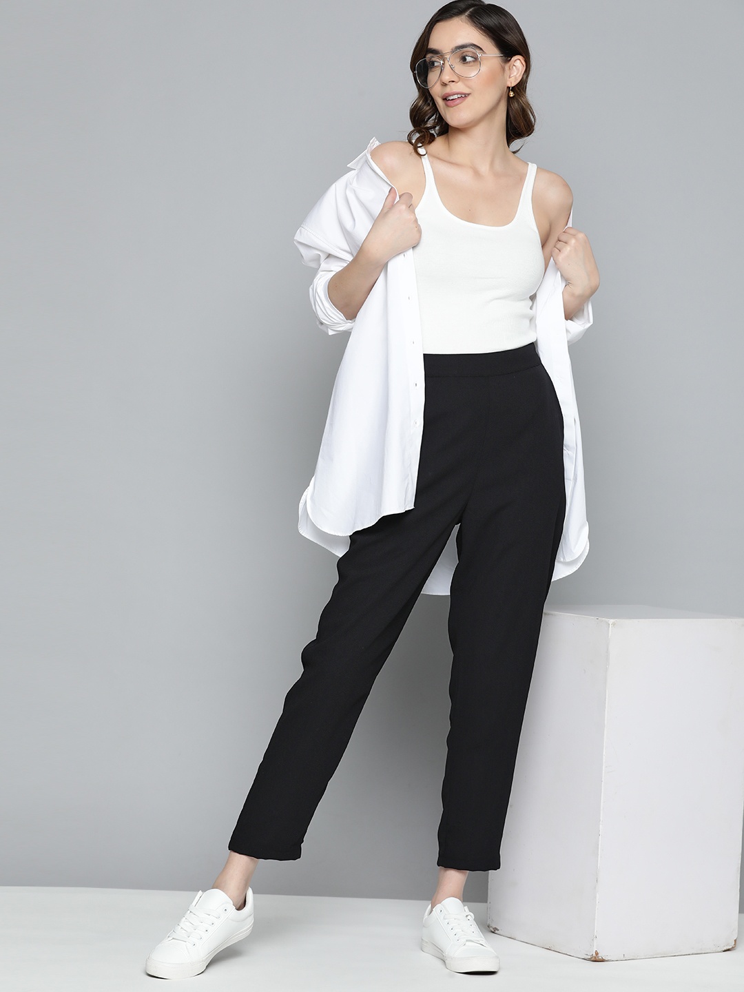 

Mast & Harbour Women Solid Trousers, Black