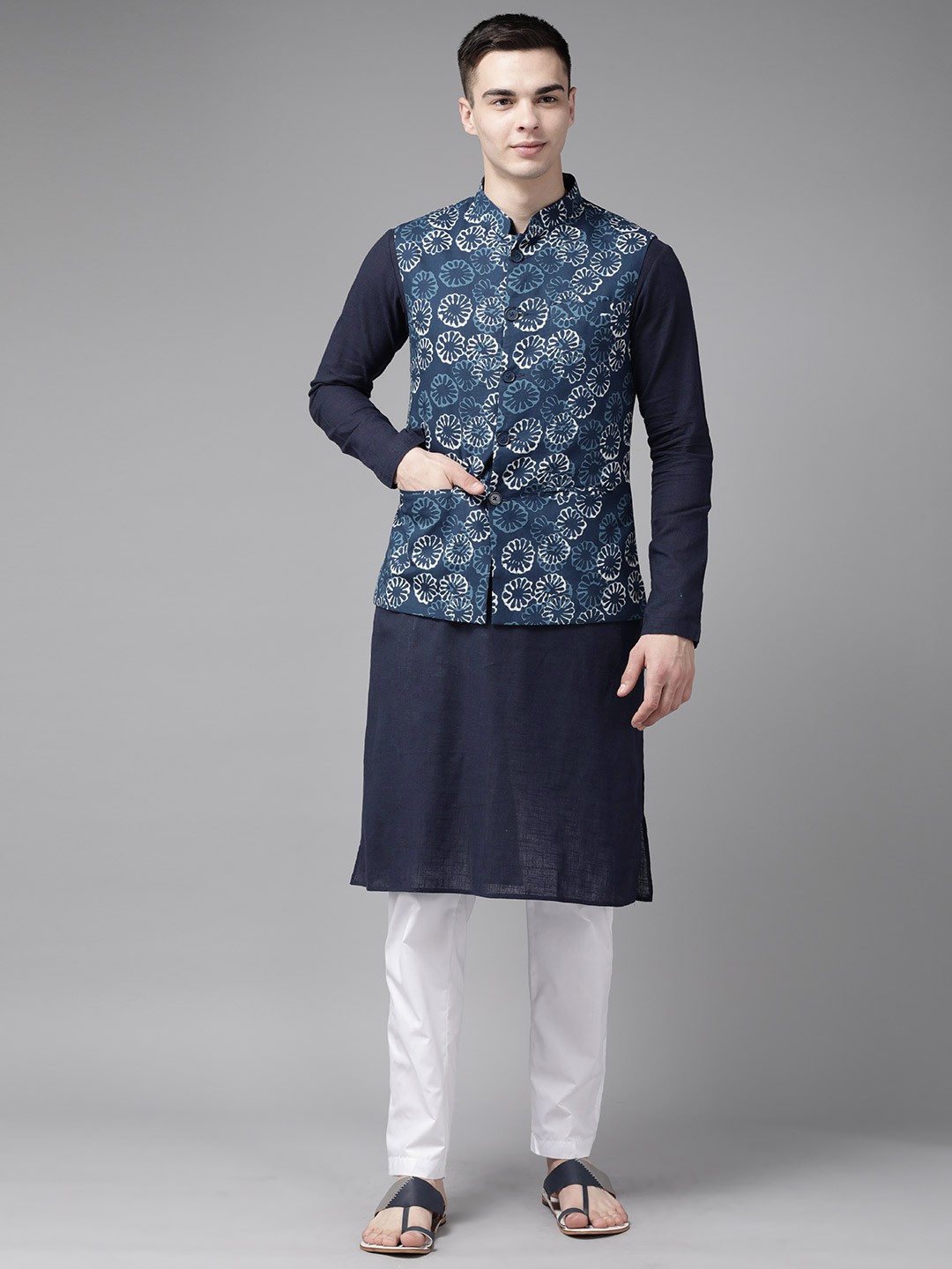 

See Designs Men Pure Cotton Kurta With Pyjamas & With Nehru Jacket, Blue
