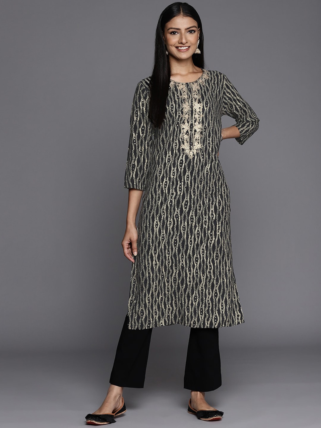 

Varanga Women Bandhani Printed Zardozi Indie Prints Kurta, Black