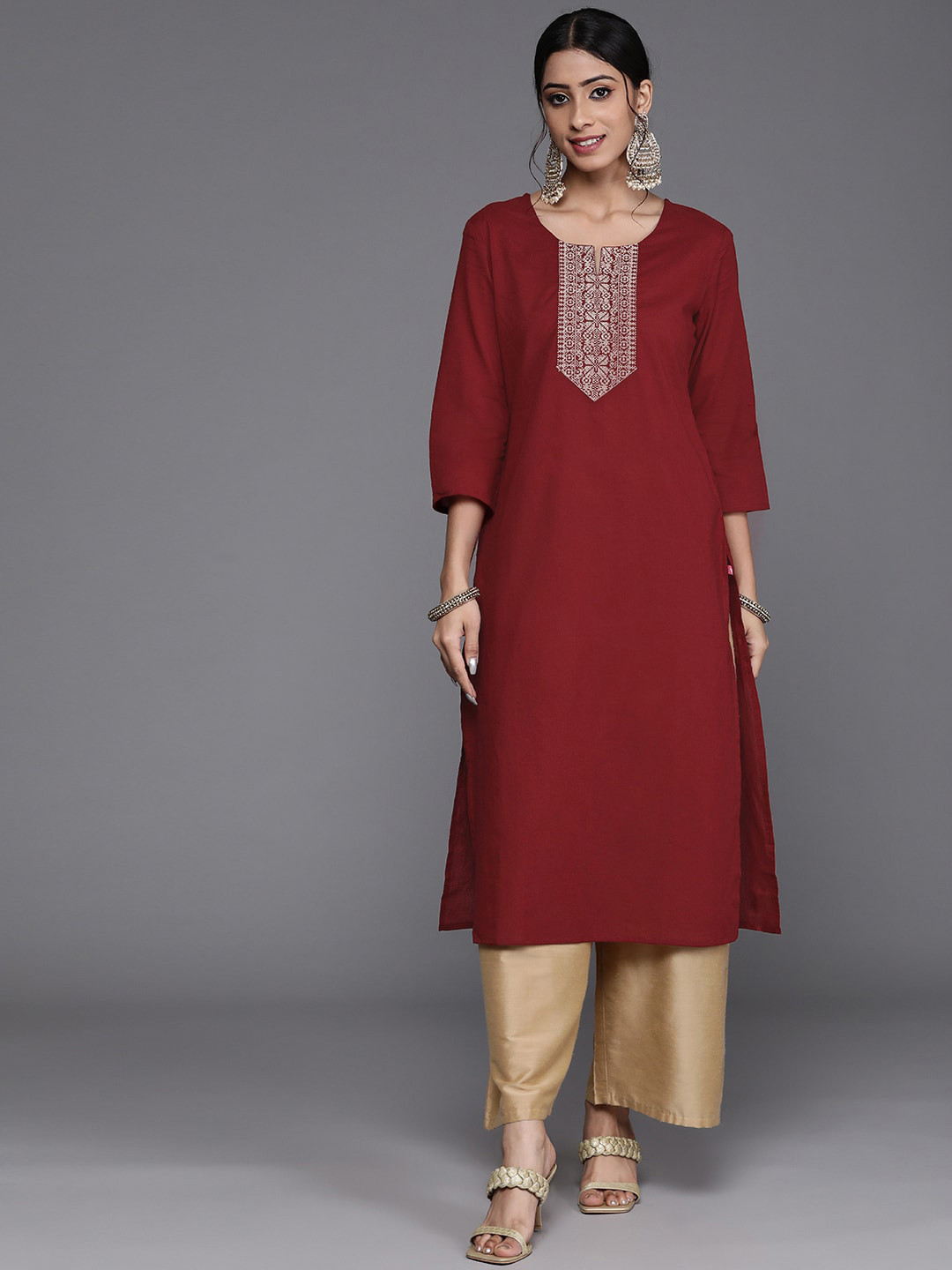 

Varanga Women Round Neck Cotton Kurta, Maroon