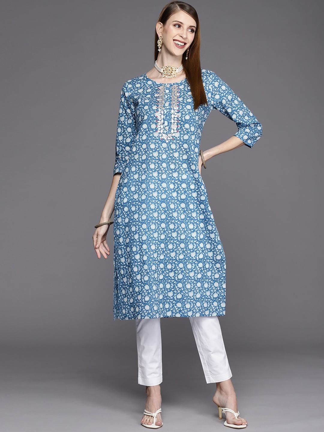 

Varanga Floral Printed Gotta Patti Pure Cotton Kurta, Blue