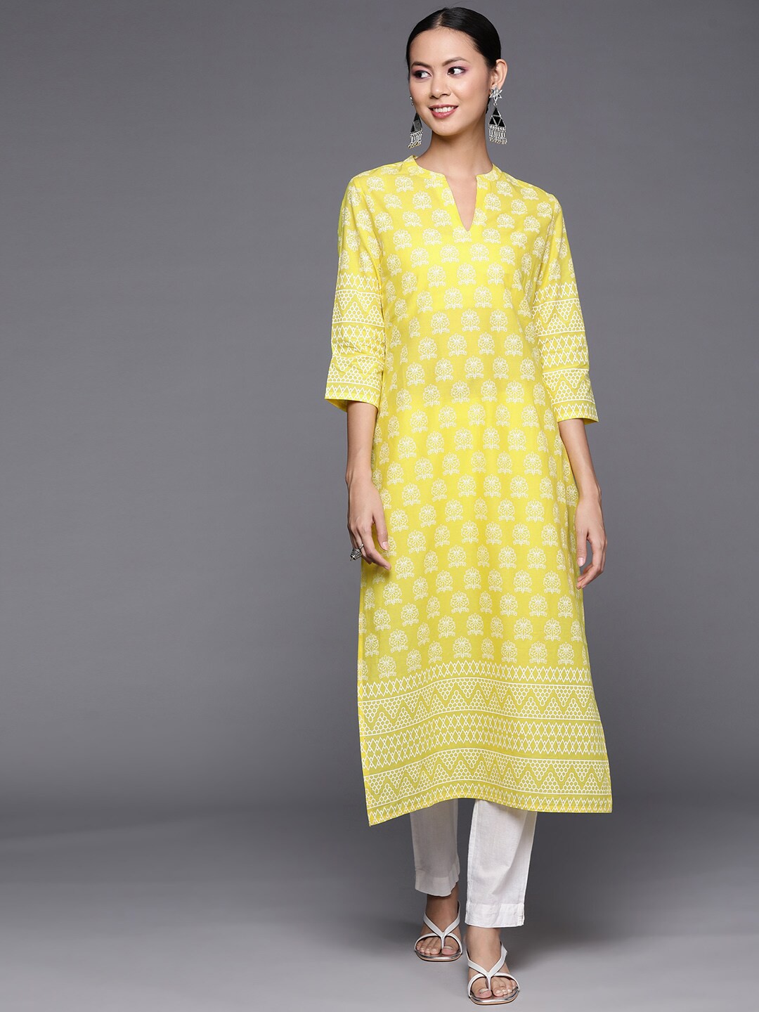 

Varanga Women Ethnic Motifs Printed Indie Prints Kurta, Yellow