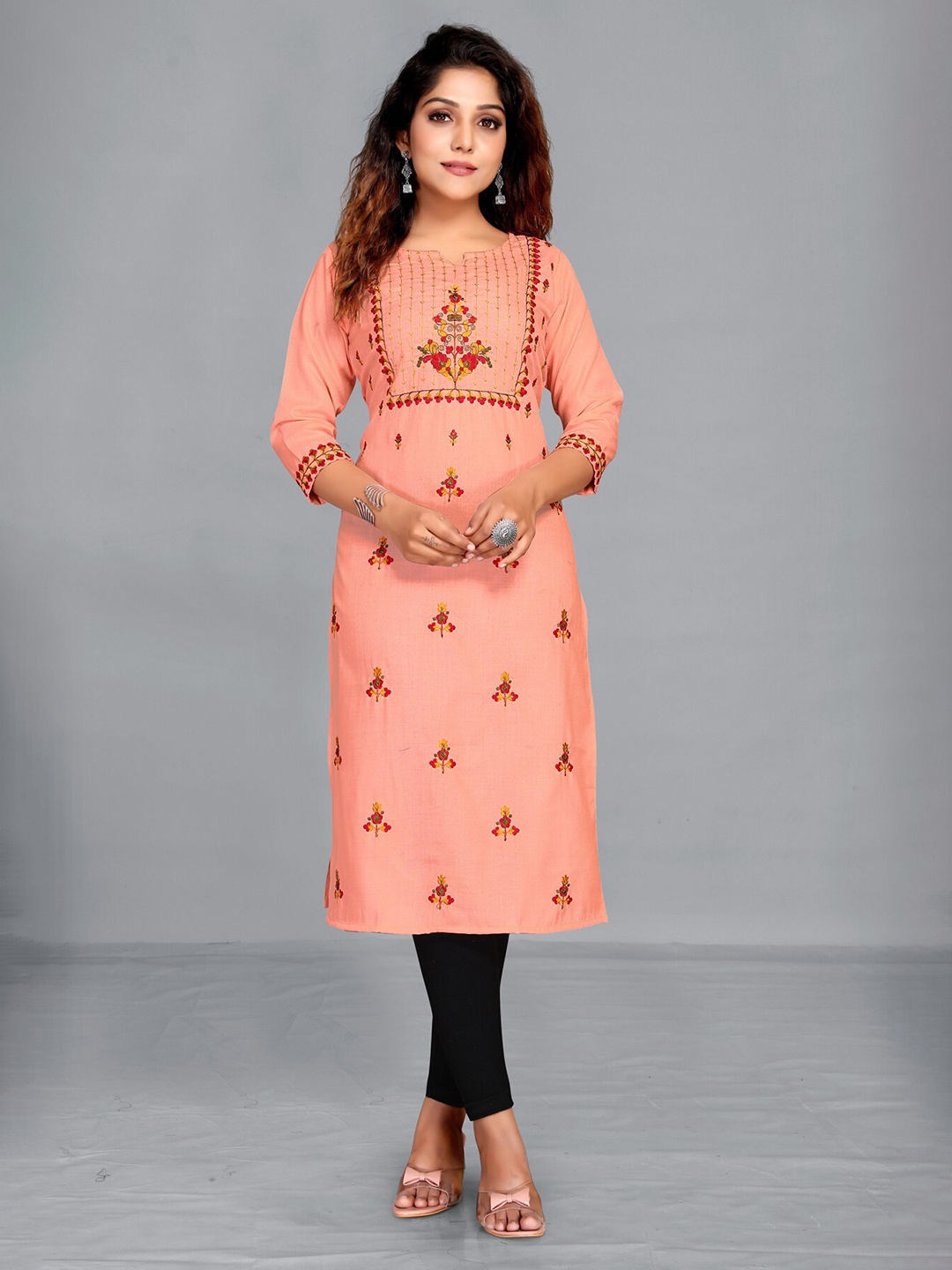 

MARUTI ART Floral Embroidered Notched Neck Kurta, Peach