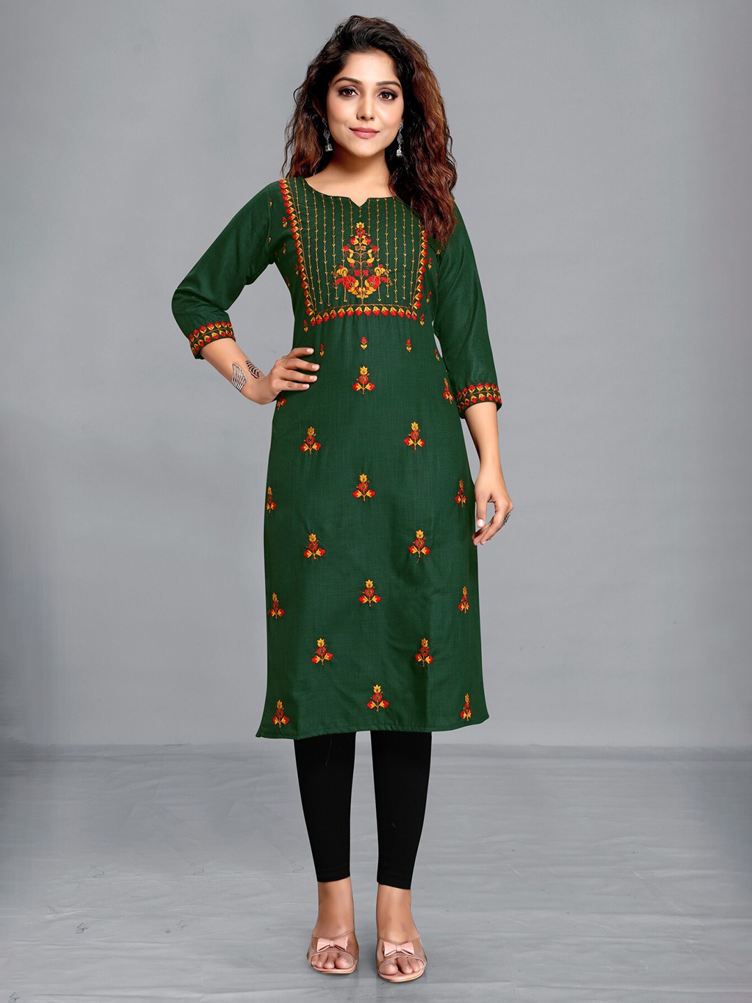 

MARUTI ART Floral Embroidered Notched Neck Kurta, Green