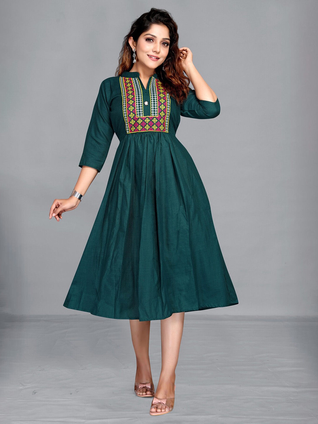 

MARUTI ART Ethnic Motifs Embroidered Ethnic Dress, Green
