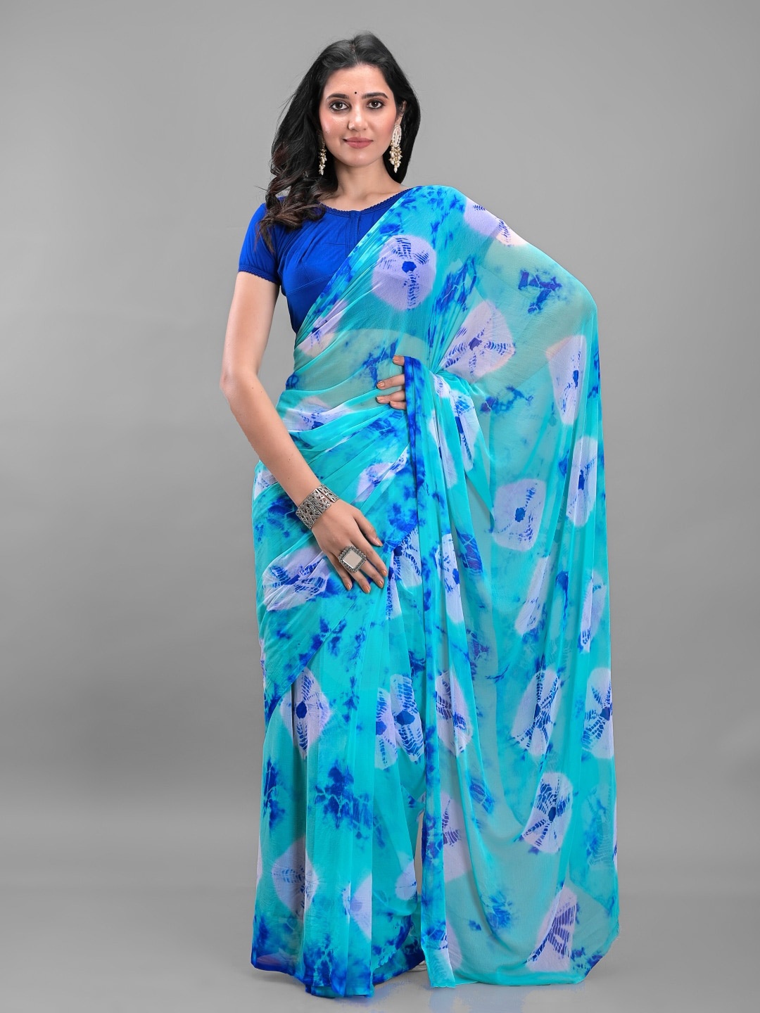 

Apratim Chiffon Bandhani Saree, Turquoise blue