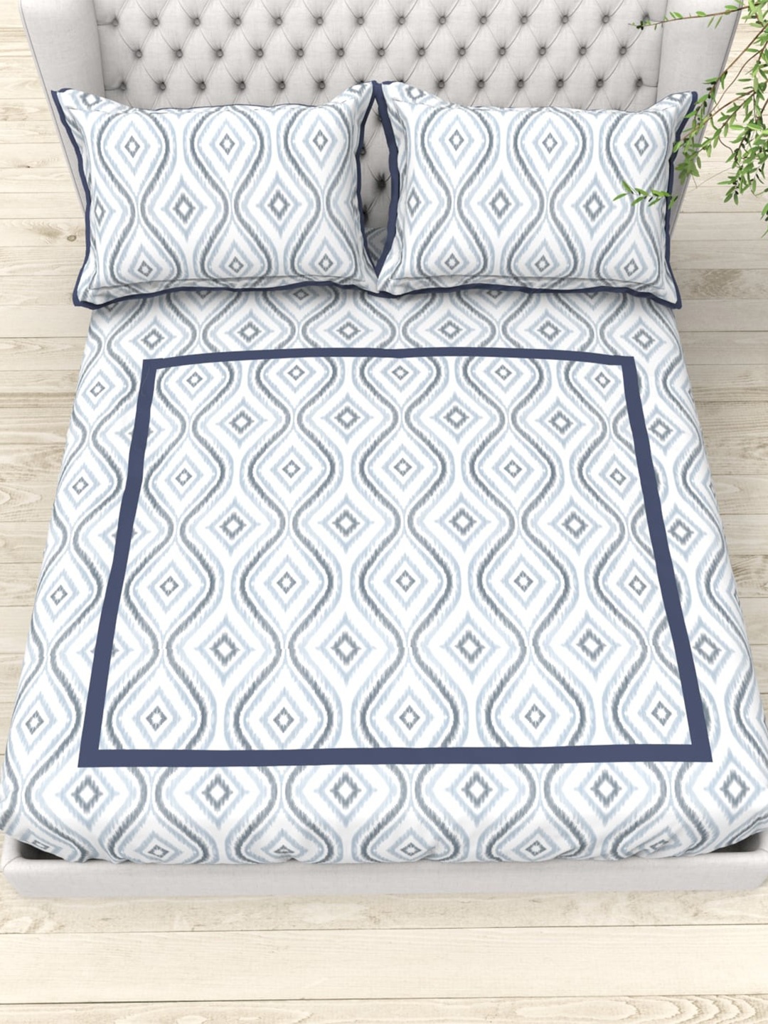 

THE WHITE MOSS Blue & White 300 TC King Bedsheet with 2 Pillow Covers