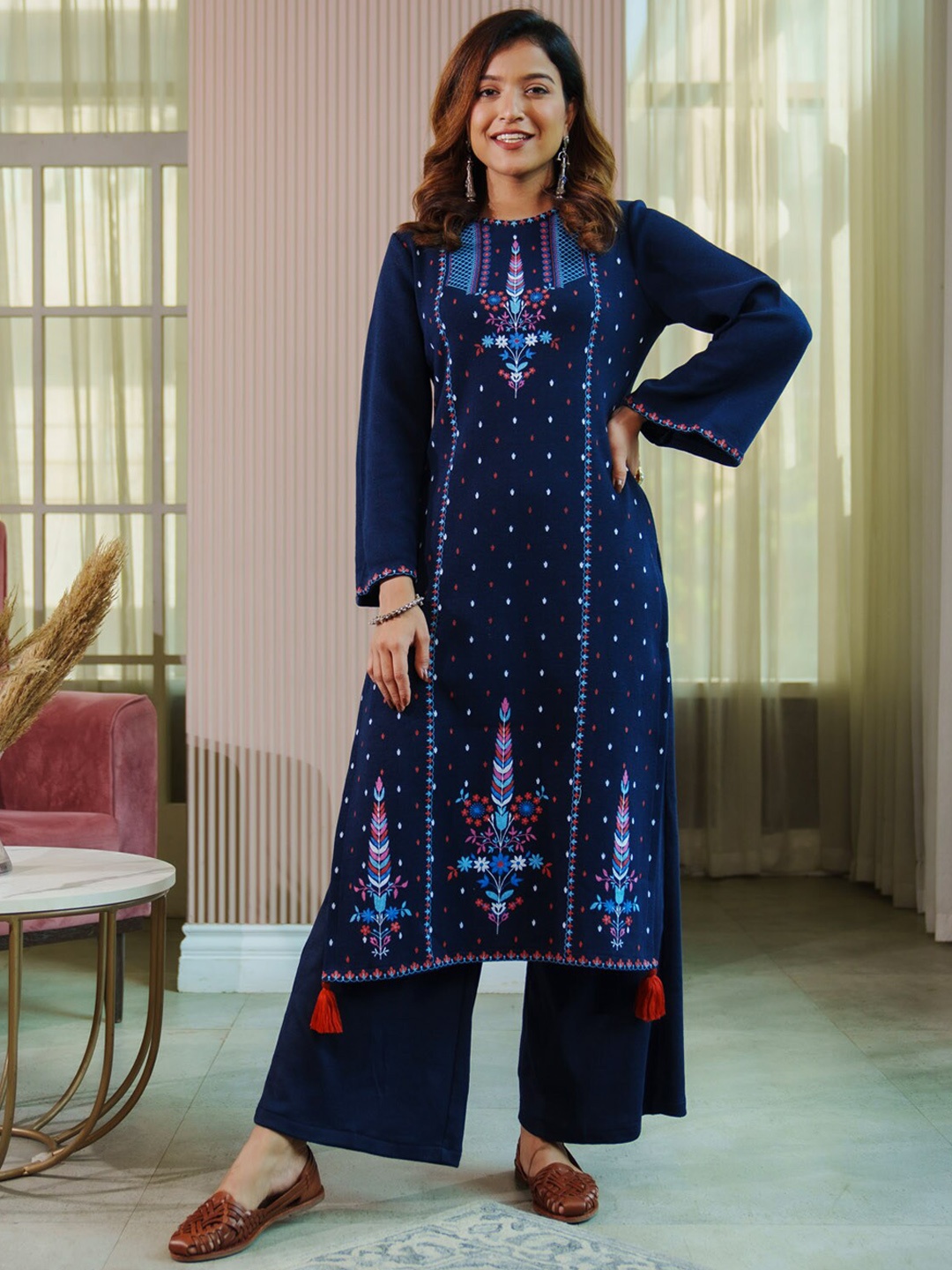 

Rustorange Ethnic Motifs Printed Acrylic Kurta, Navy blue
