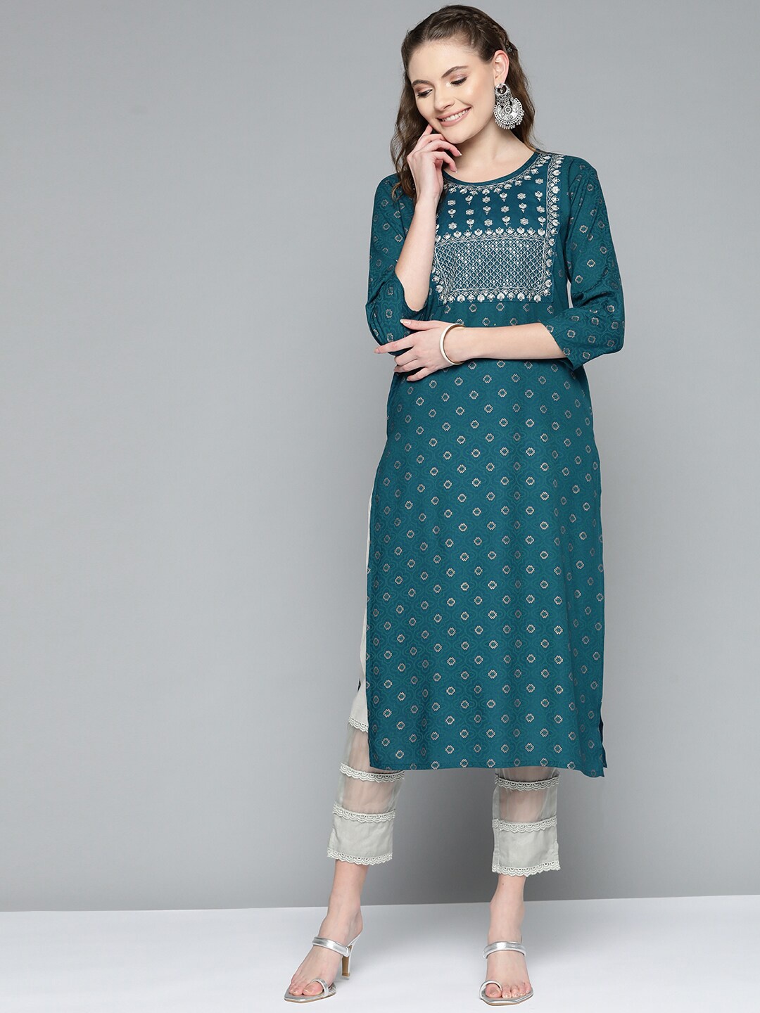 

MAAND Women Ethnic Motifs Embroidered Thread Work Indigo Kurta, Blue