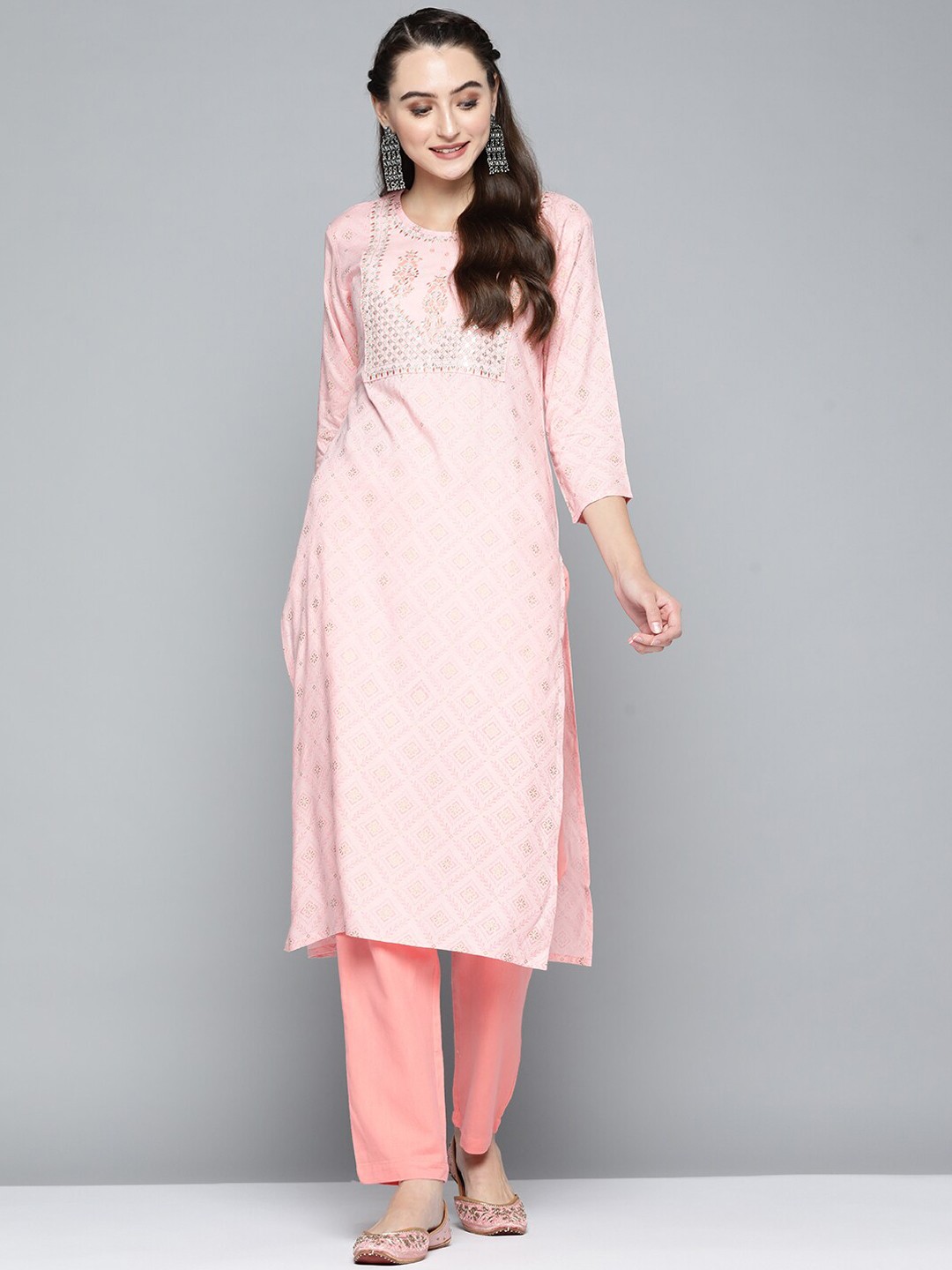 

MAAND Women Ethnic Motifs Embroidered Thread Work Pastels Kurta, Pink