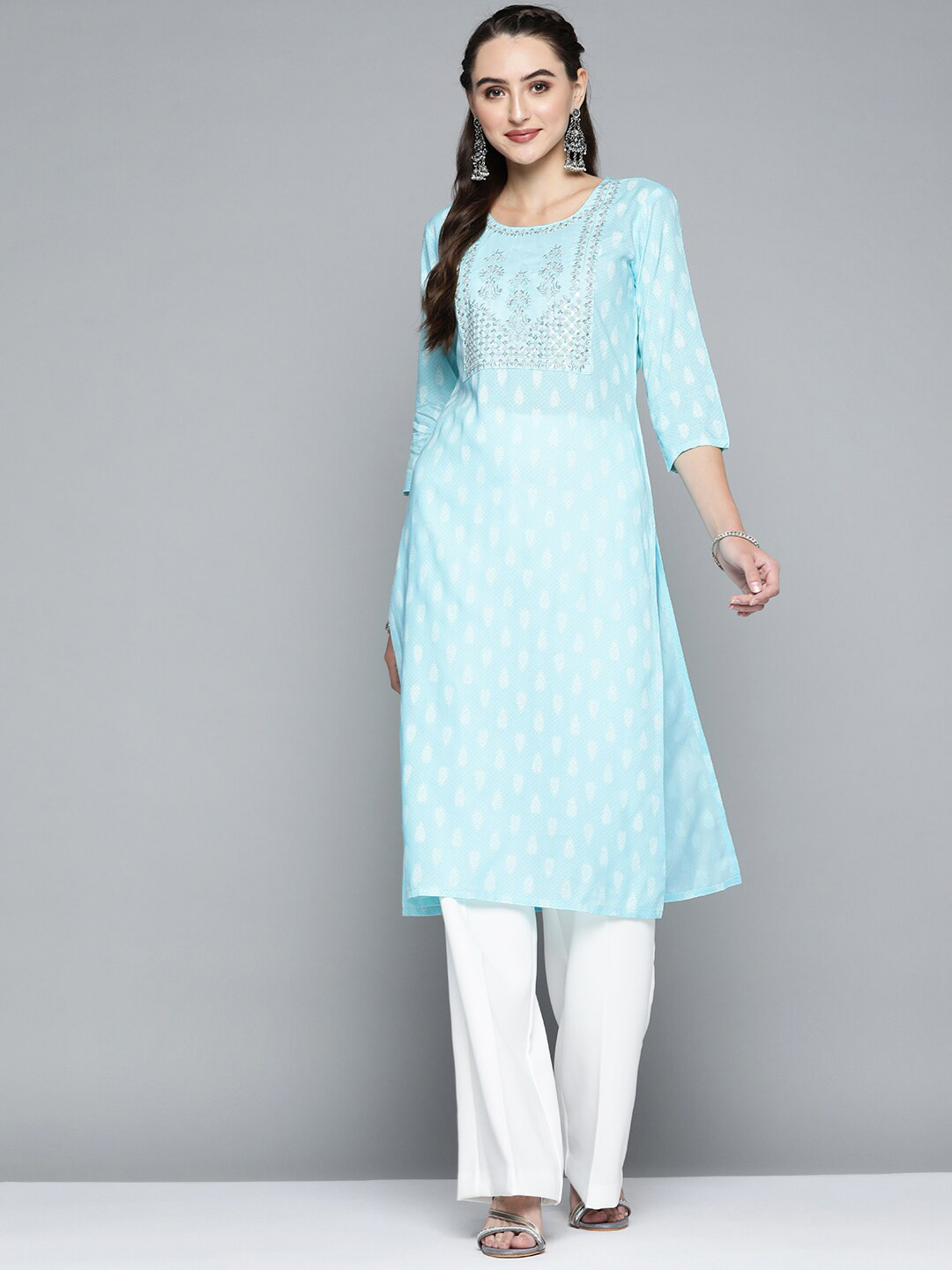 

MAAND Women Ethnic Motifs Embroidered Thread Work Indie Prints Kurta, Blue